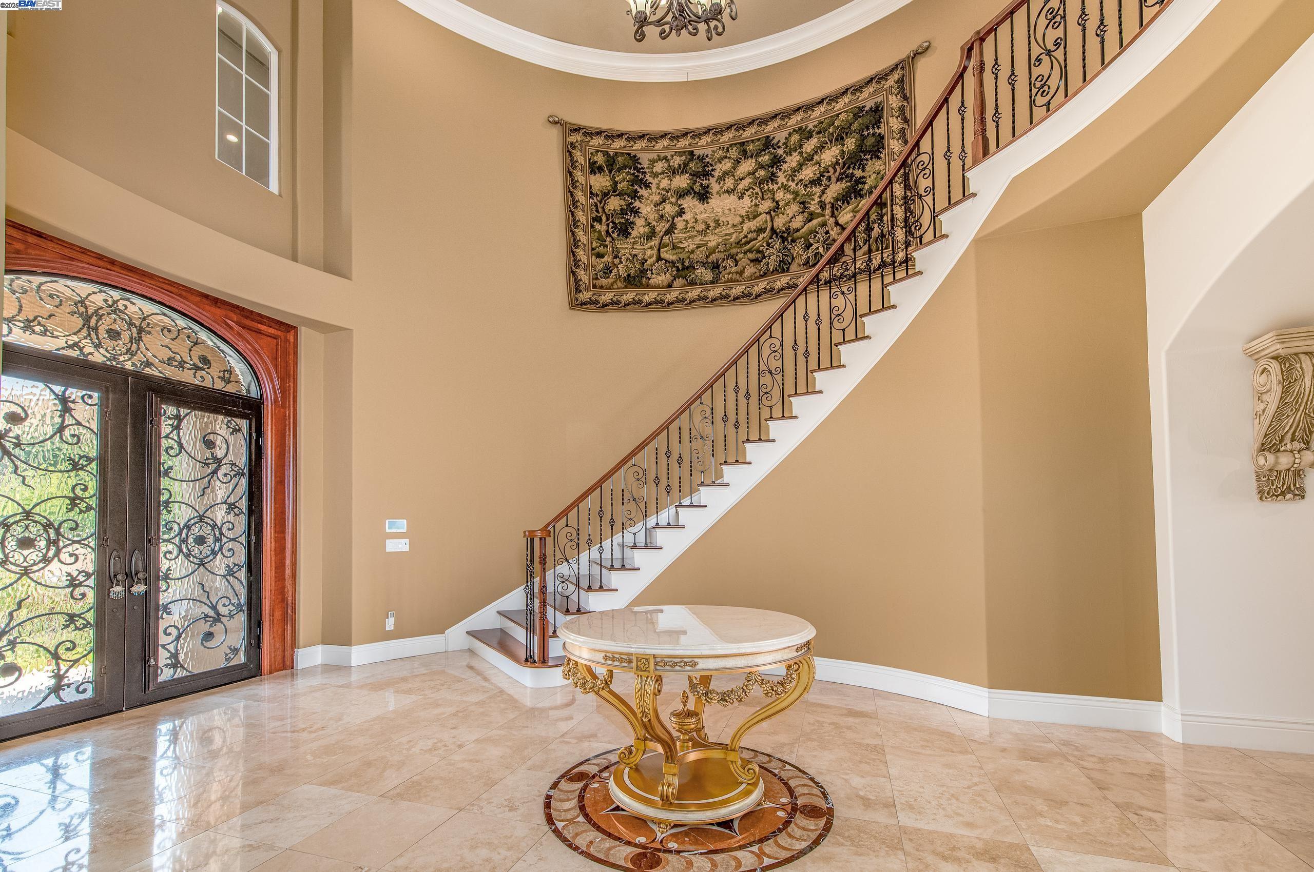 Detail Gallery Image 11 of 44 For 1916 Ticino Ct, Pleasanton,  CA 94566 - 5 Beds | 6/1 Baths