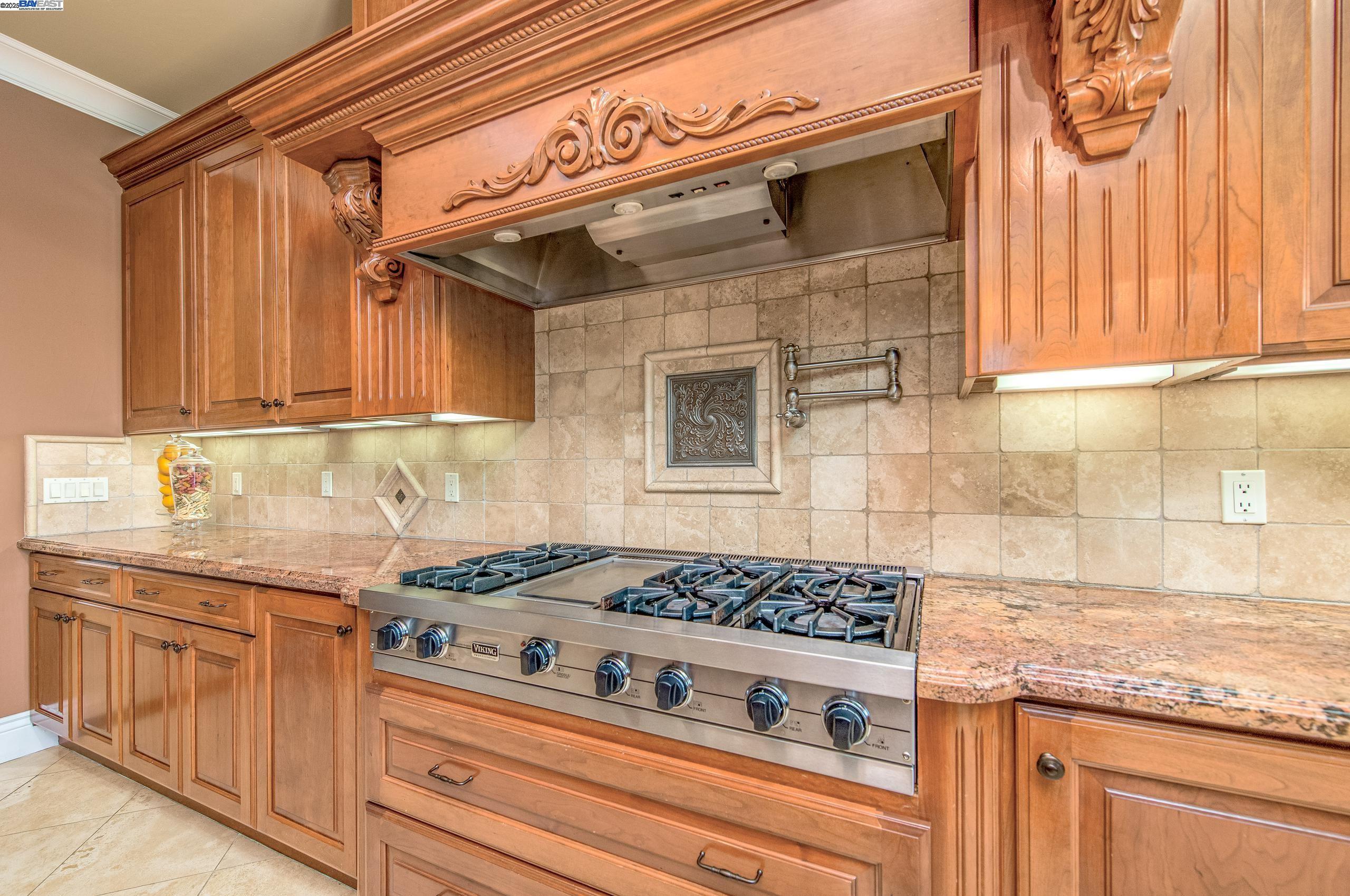 Detail Gallery Image 15 of 44 For 1916 Ticino Ct, Pleasanton,  CA 94566 - 5 Beds | 6/1 Baths