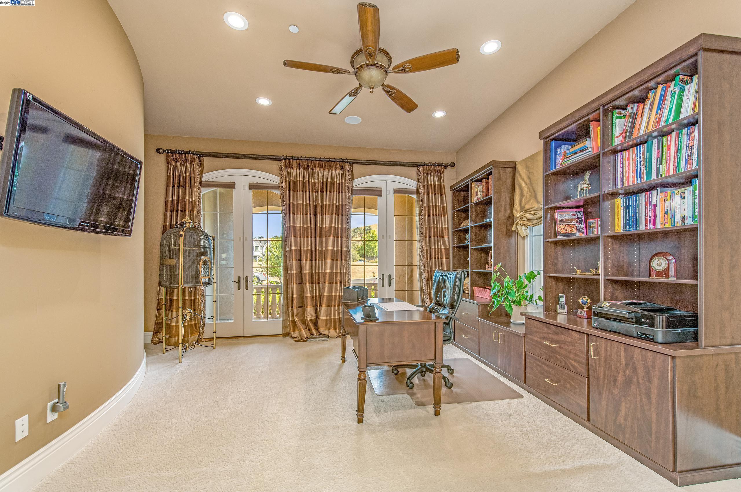 Detail Gallery Image 21 of 44 For 1916 Ticino Ct, Pleasanton,  CA 94566 - 5 Beds | 6/1 Baths