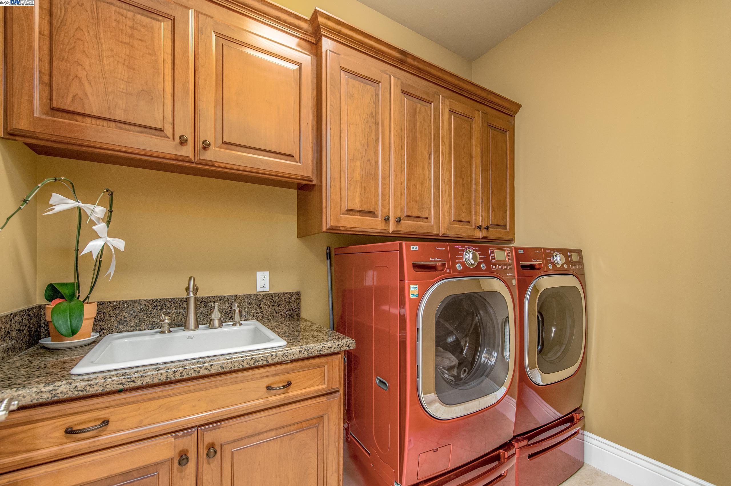 Detail Gallery Image 23 of 44 For 1916 Ticino Ct, Pleasanton,  CA 94566 - 5 Beds | 6/1 Baths