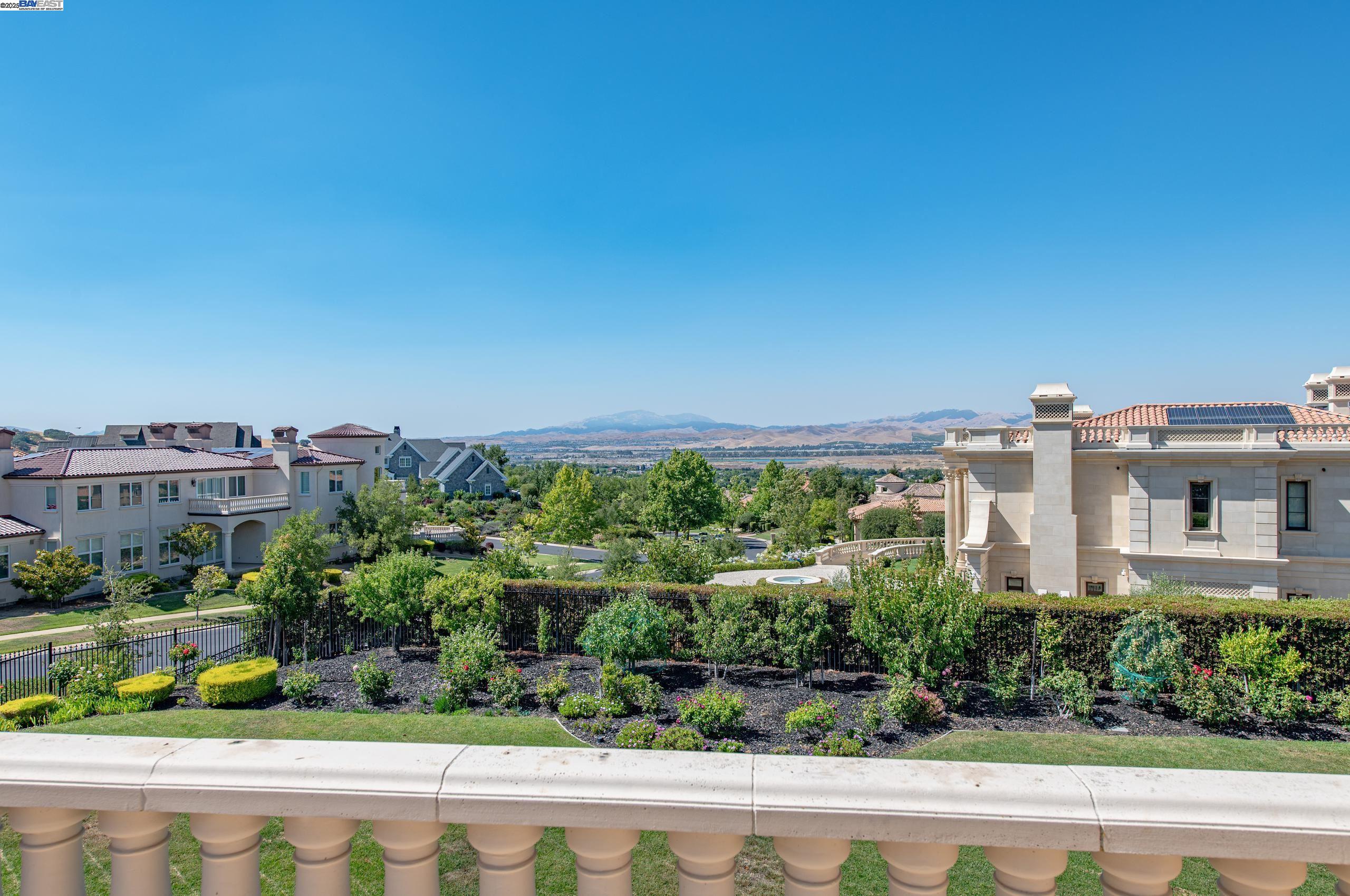 Detail Gallery Image 33 of 44 For 1916 Ticino Ct, Pleasanton,  CA 94566 - 5 Beds | 6/1 Baths