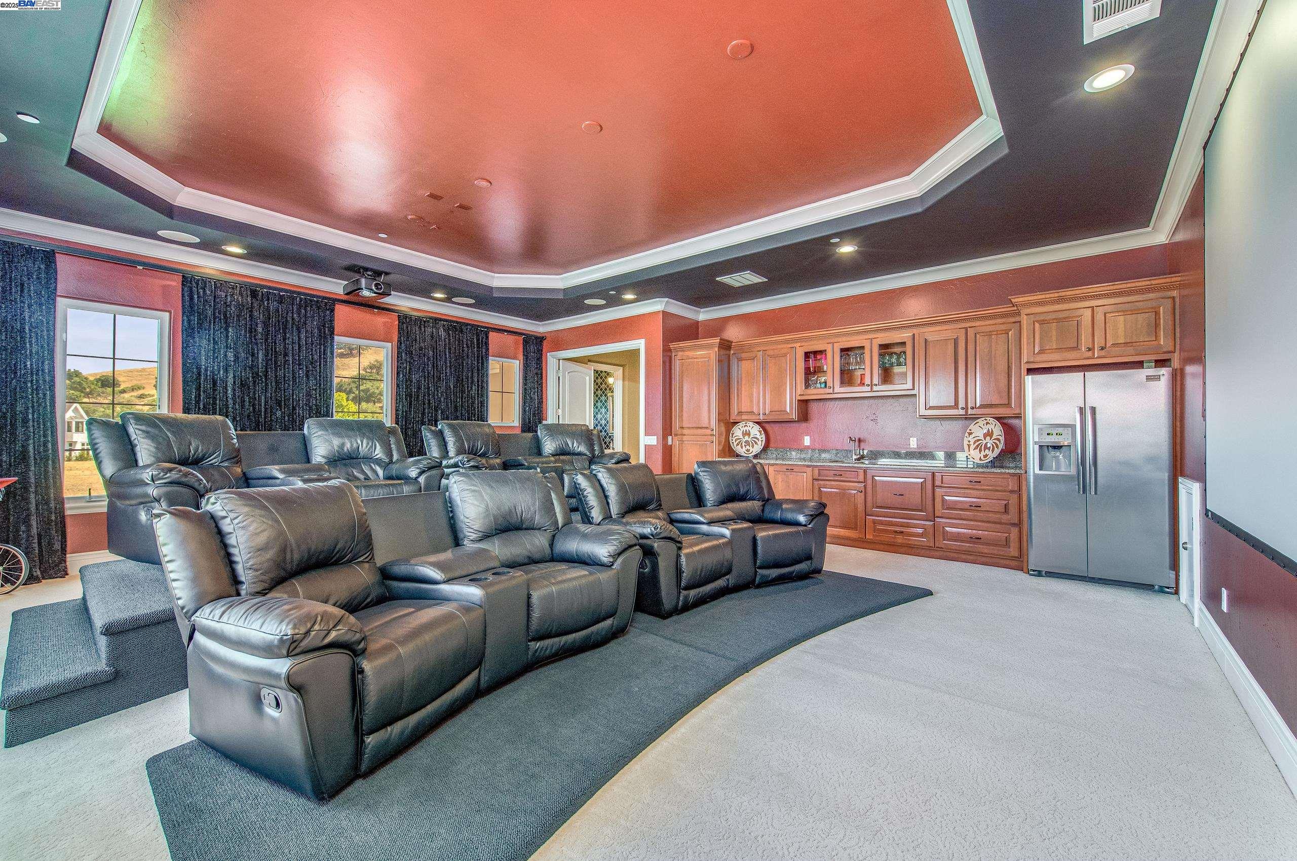 Detail Gallery Image 7 of 44 For 1916 Ticino Ct, Pleasanton,  CA 94566 - 5 Beds | 6/1 Baths