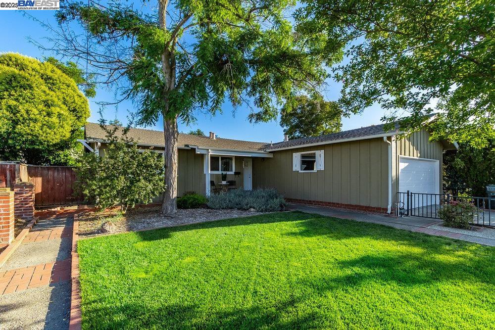 Detail Gallery Image 2 of 32 For 3283 East Ave, Livermore,  CA 94550 - 3 Beds | 2 Baths