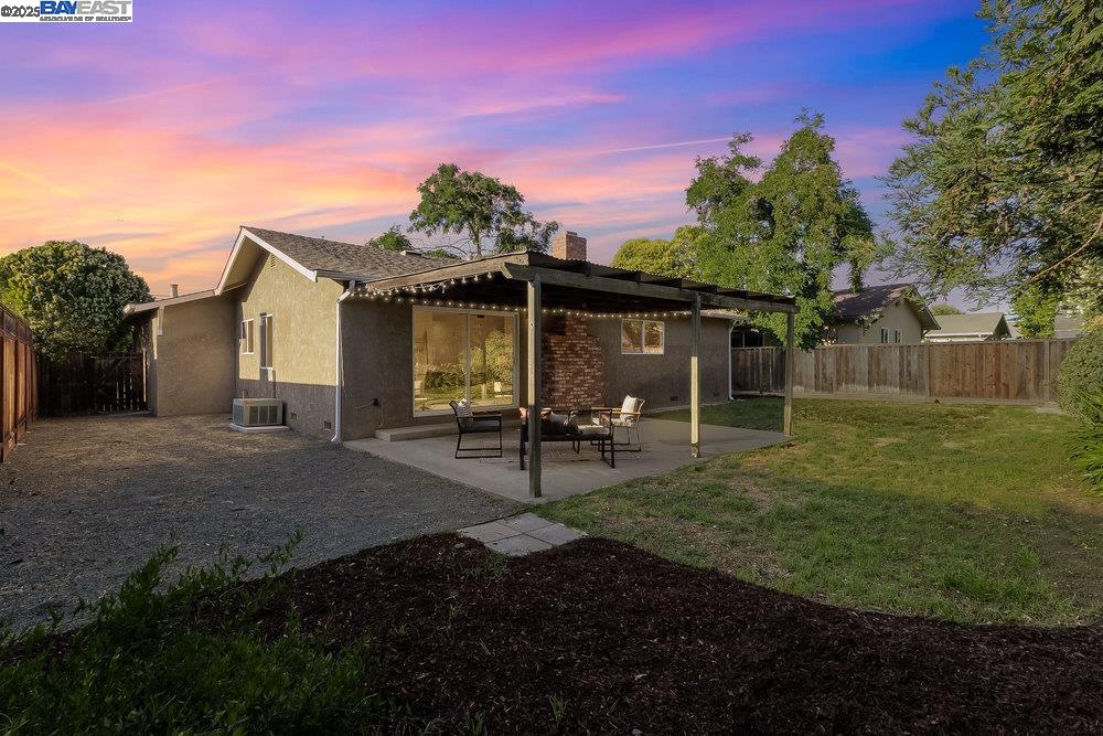 Detail Gallery Image 4 of 32 For 3283 East Ave, Livermore,  CA 94550 - 3 Beds | 2 Baths
