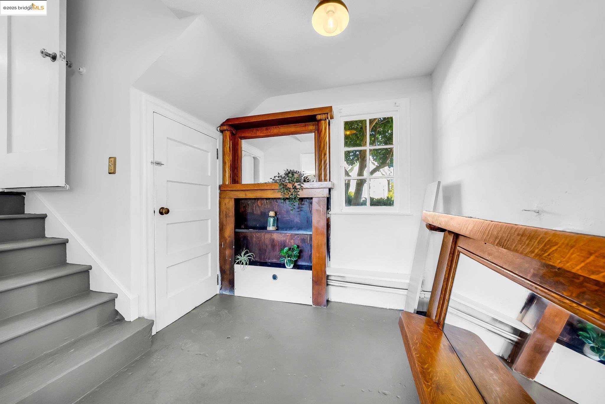 Detail Gallery Image 25 of 60 For 5605 Picardy Dr, Oakland,  CA 94605 - 3 Beds | 1/1 Baths