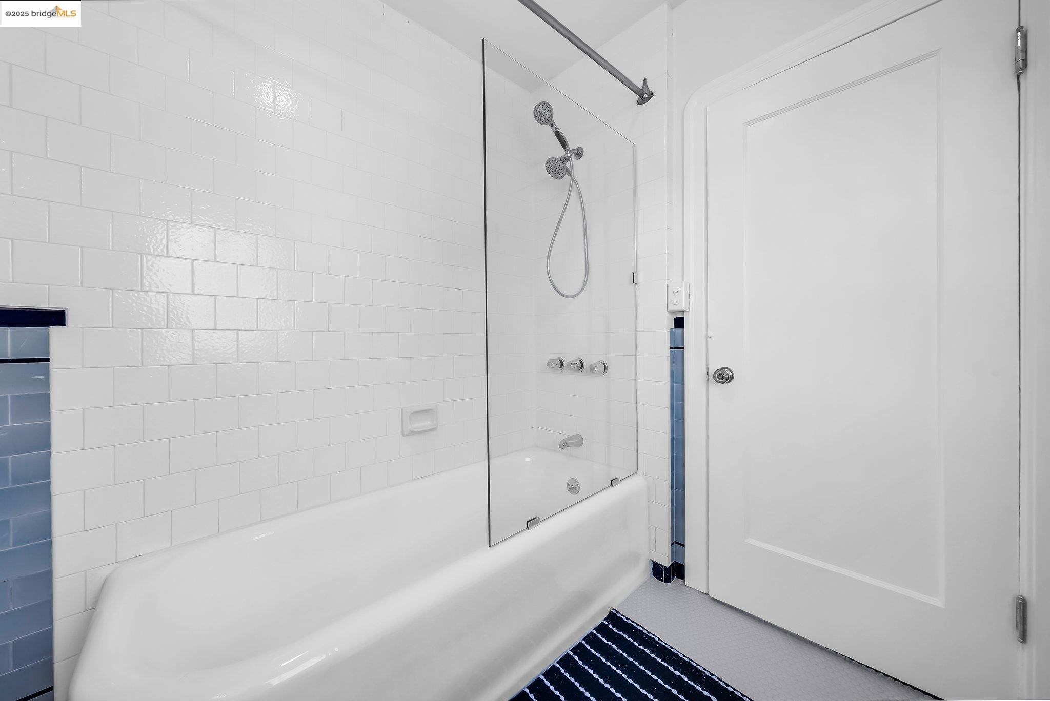 Detail Gallery Image 31 of 60 For 5605 Picardy Dr, Oakland,  CA 94605 - 3 Beds | 1/1 Baths