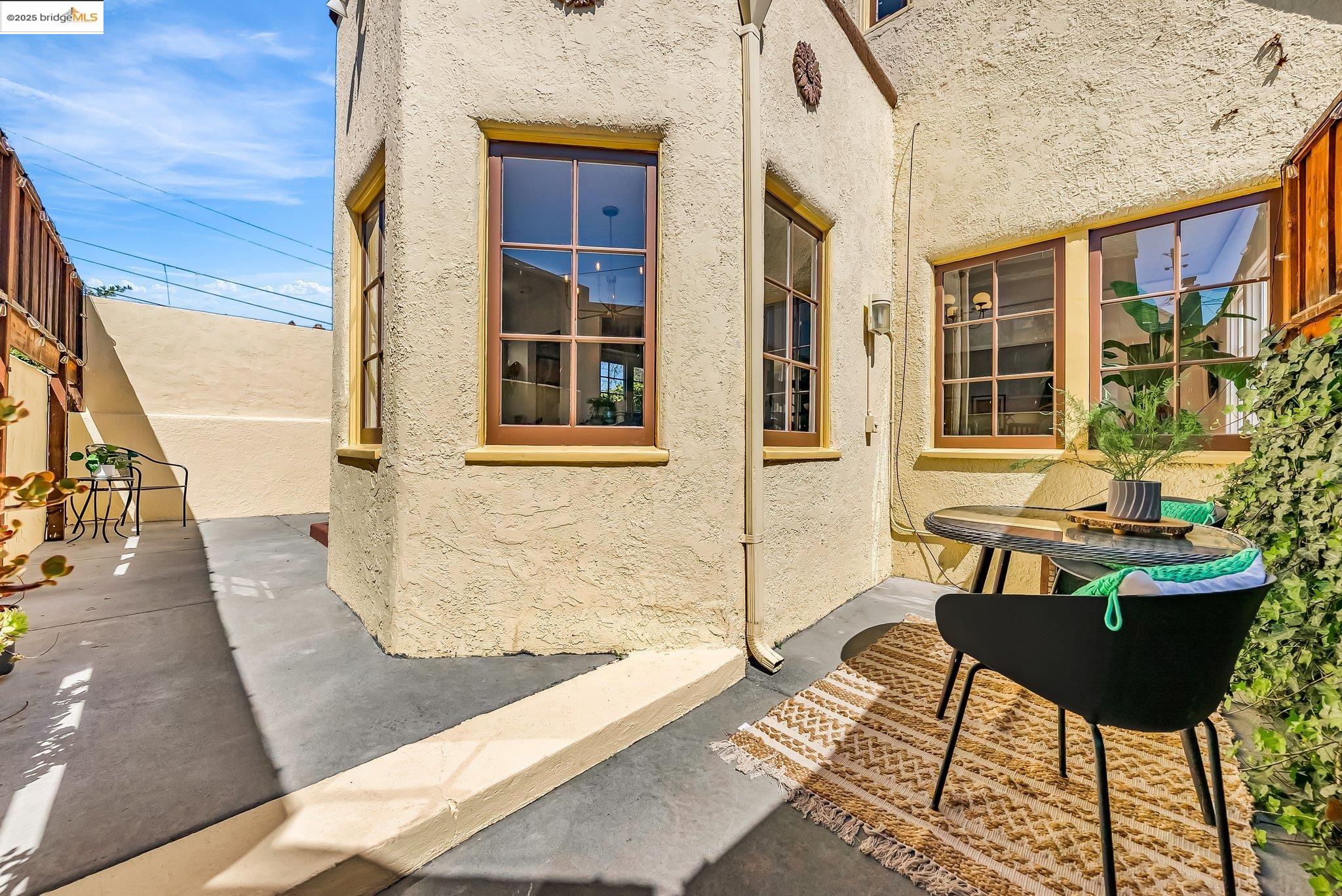 Detail Gallery Image 51 of 60 For 5605 Picardy Dr, Oakland,  CA 94605 - 3 Beds | 1/1 Baths