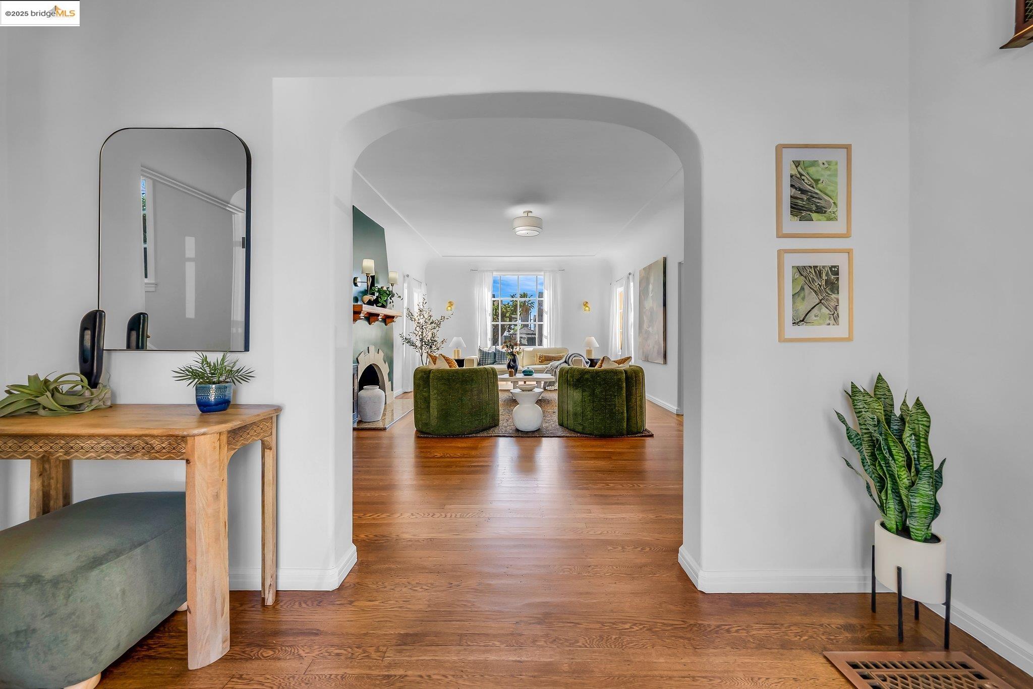 Detail Gallery Image 7 of 60 For 5605 Picardy Dr, Oakland,  CA 94605 - 3 Beds | 1/1 Baths
