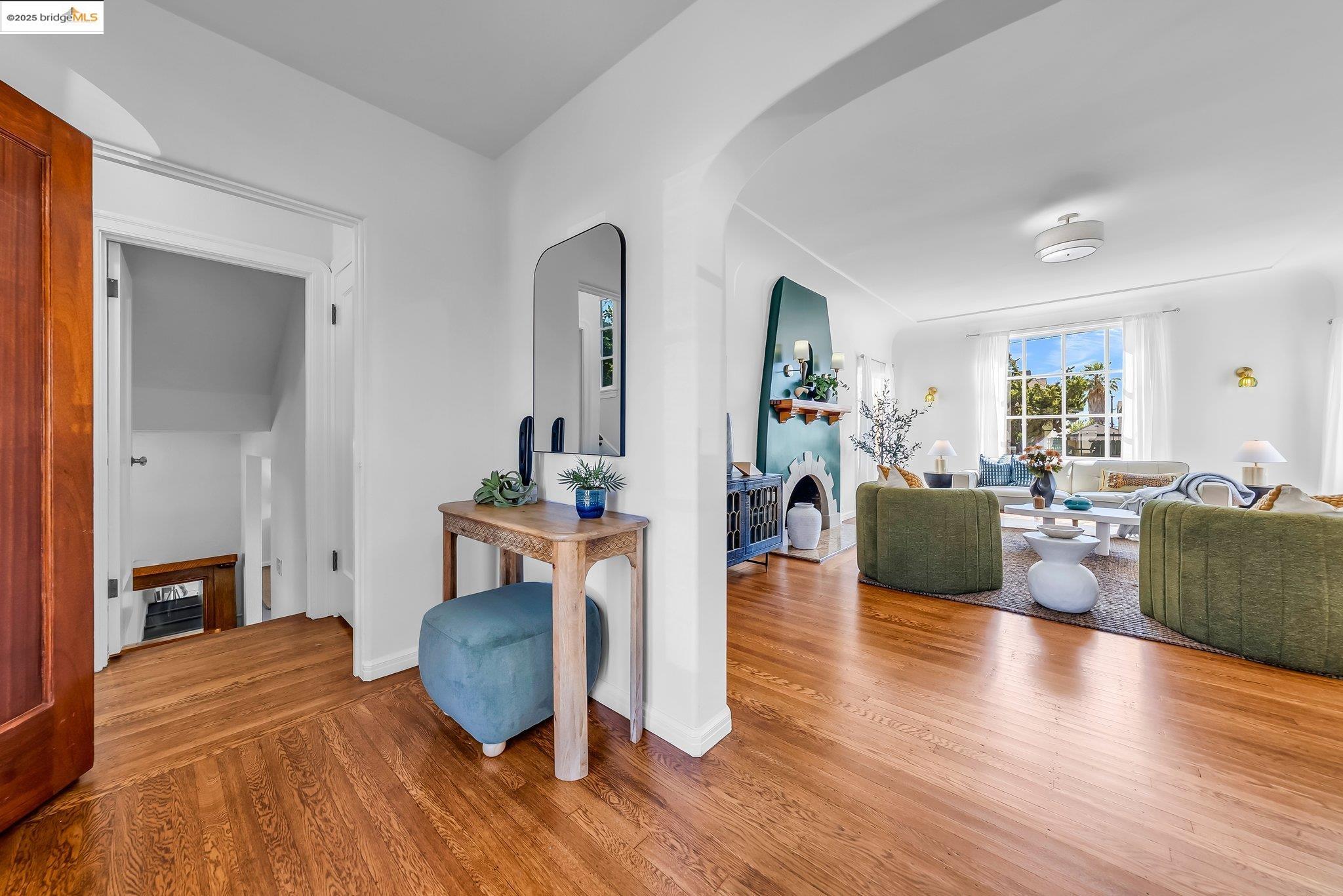 Detail Gallery Image 8 of 60 For 5605 Picardy Dr, Oakland,  CA 94605 - 3 Beds | 1/1 Baths