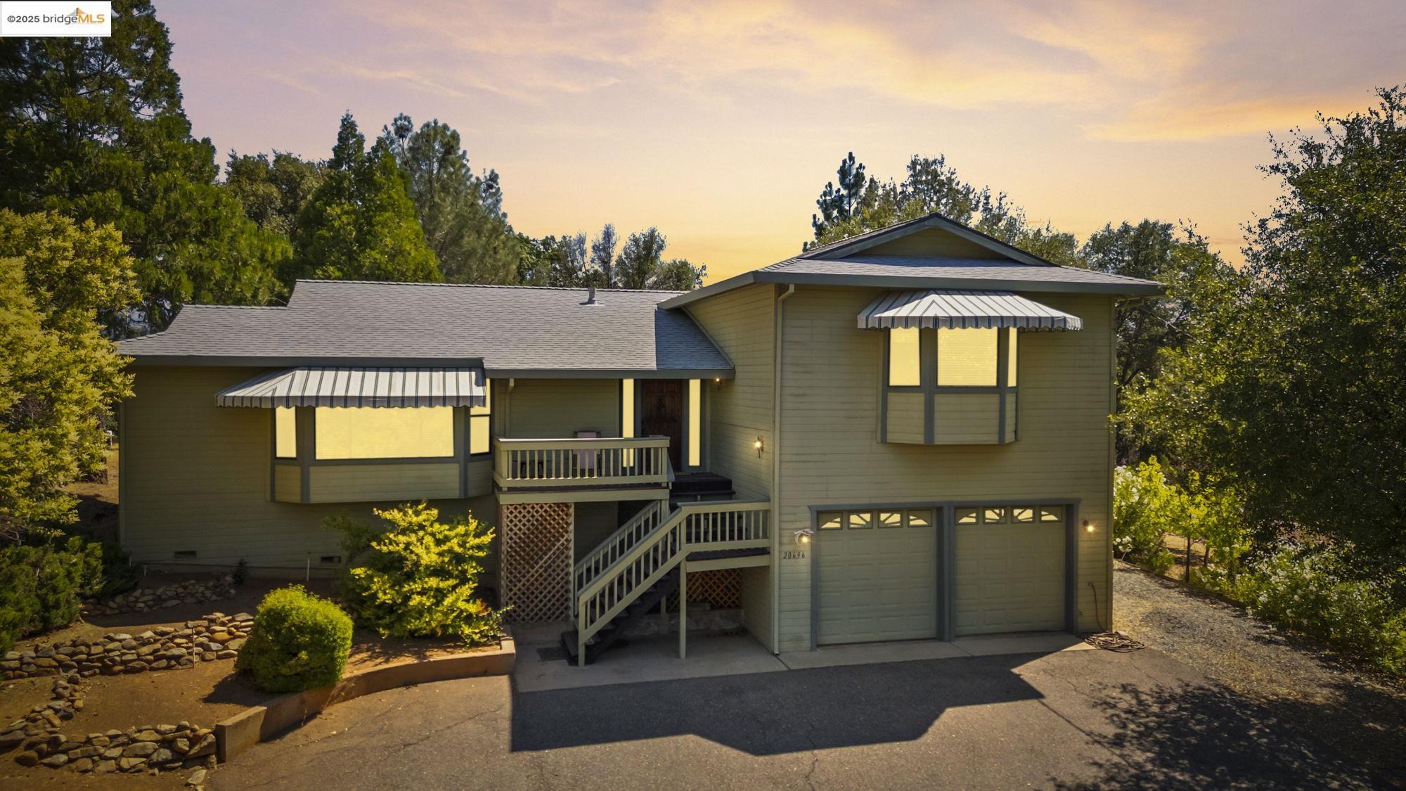 Detail Gallery Image 1 of 43 For 20696 Longview St, Groveland,  CA 95321 - 3 Beds | 3 Baths