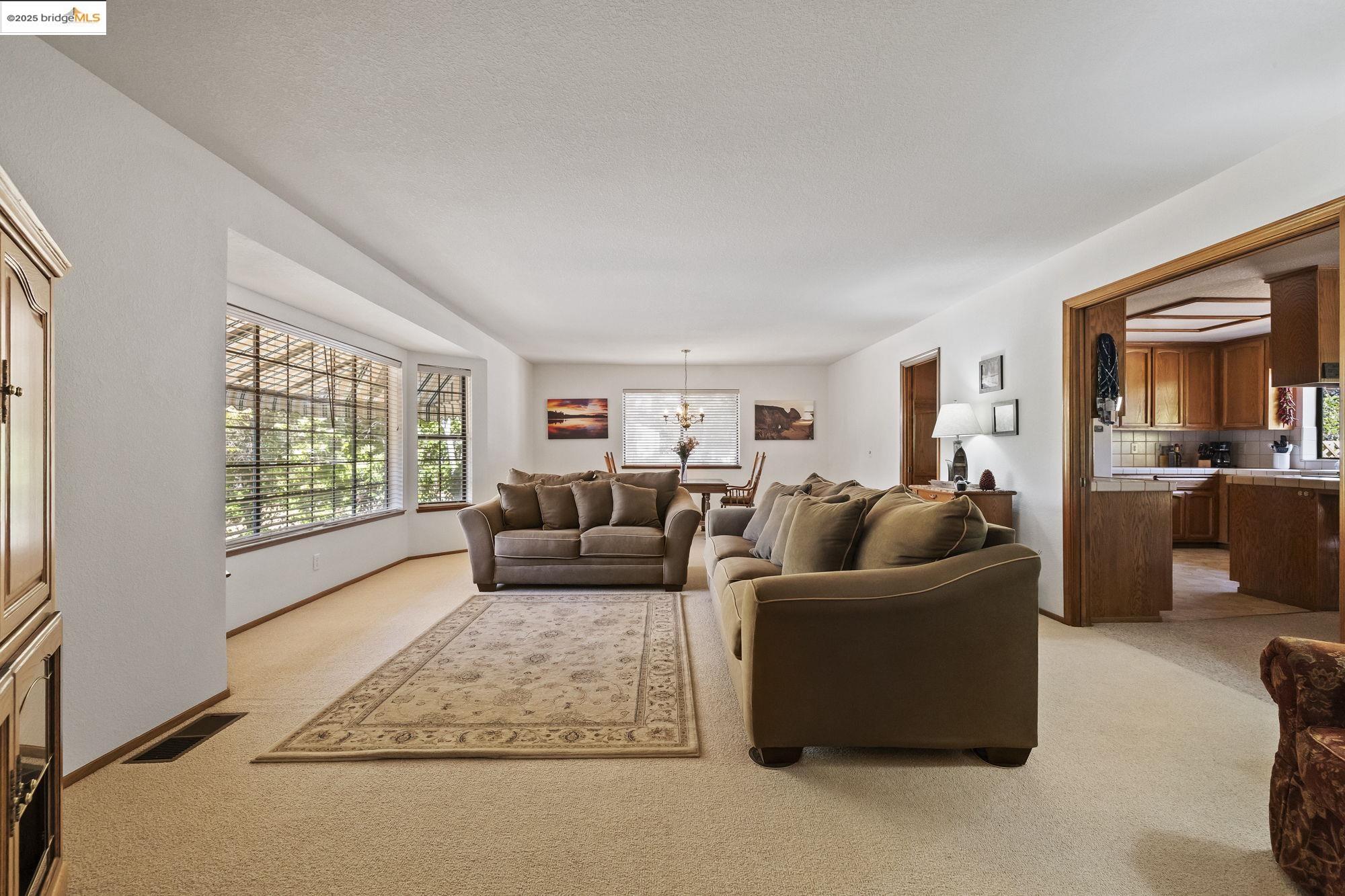 Detail Gallery Image 6 of 43 For 20696 Longview St, Groveland,  CA 95321 - 3 Beds | 3 Baths