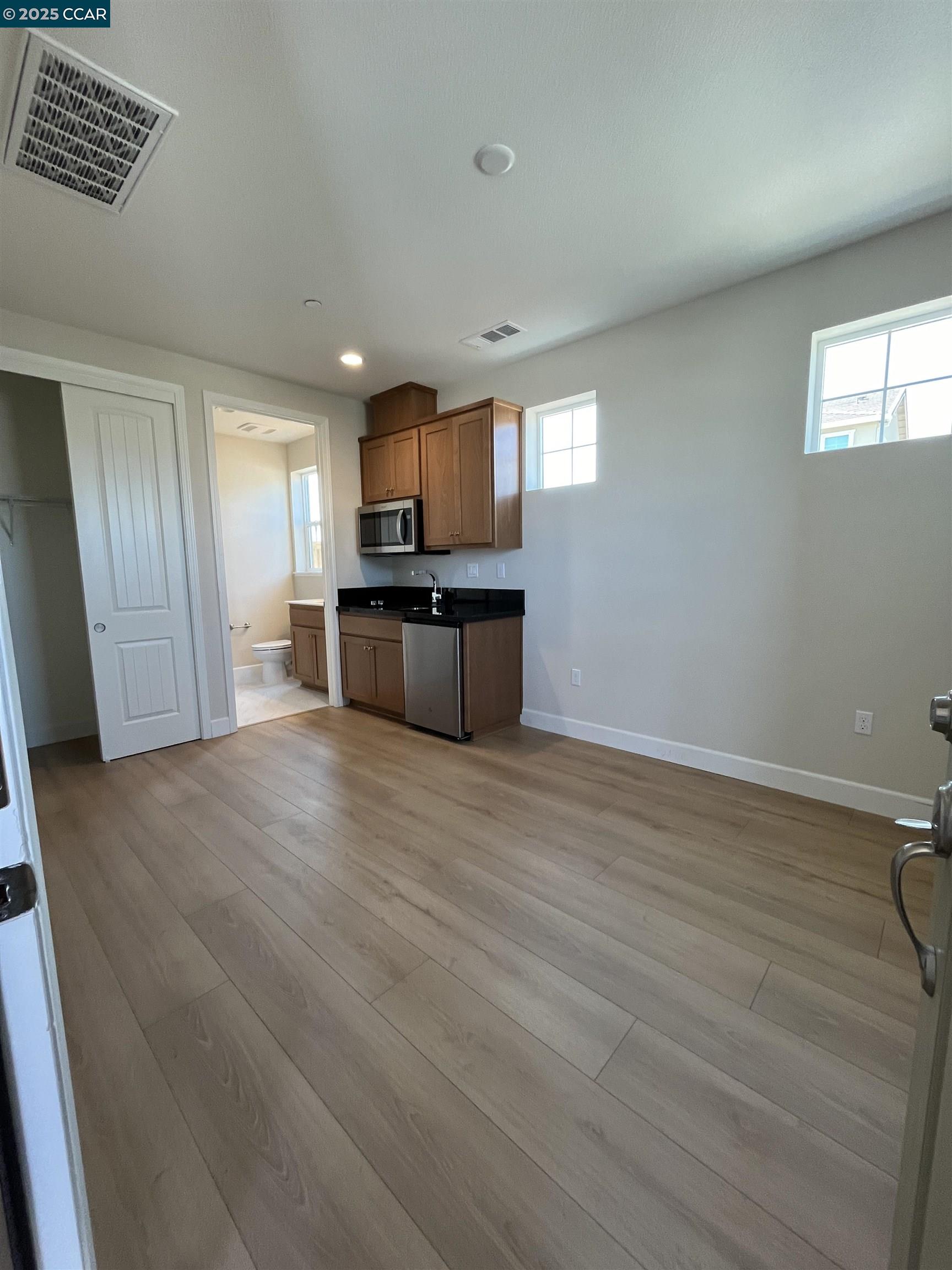 131 Orchard Way, Pittsburg, California 94565, 5 Bedrooms Bedrooms, 9 Rooms Rooms,3 BathroomsBathrooms,Residential,For Sale,131 Orchard Way,41103222