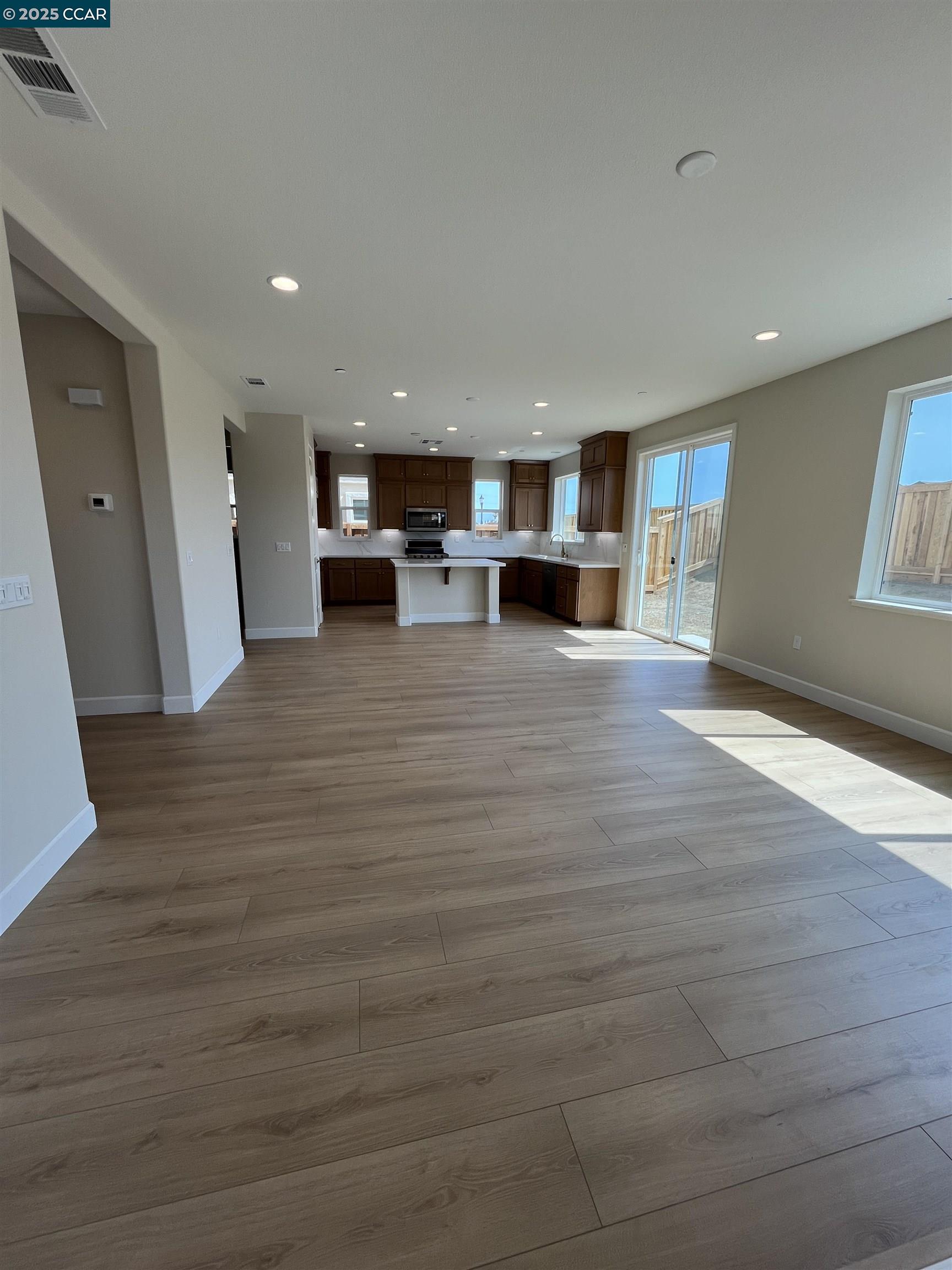 131 Orchard Way, Pittsburg, California 94565, 5 Bedrooms Bedrooms, 9 Rooms Rooms,3 BathroomsBathrooms,Residential,For Sale,131 Orchard Way,41103222