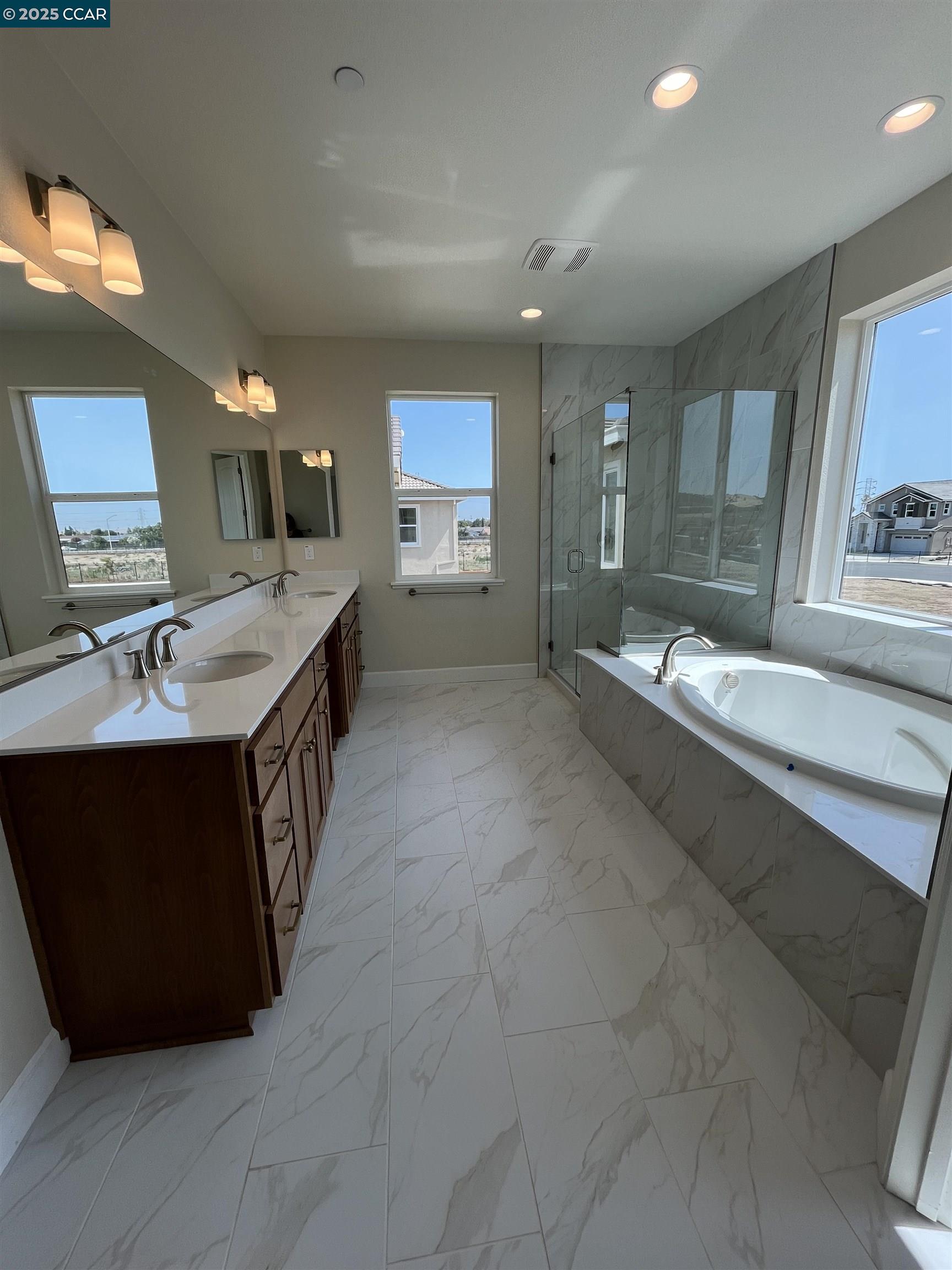 131 Orchard Way, Pittsburg, California 94565, 5 Bedrooms Bedrooms, 9 Rooms Rooms,3 BathroomsBathrooms,Residential,For Sale,131 Orchard Way,41103222