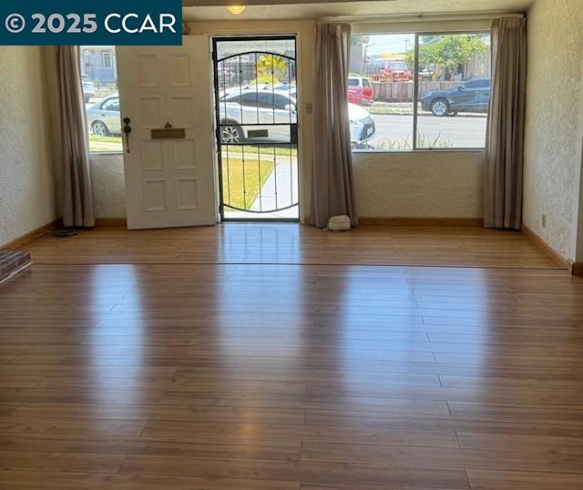 572 Meek Avenue, Hayward, California 94541, 2 Bedrooms Bedrooms, 8 Rooms Rooms,2 BathroomsBathrooms,Residential,For Sale,572 Meek Avenue,41103223