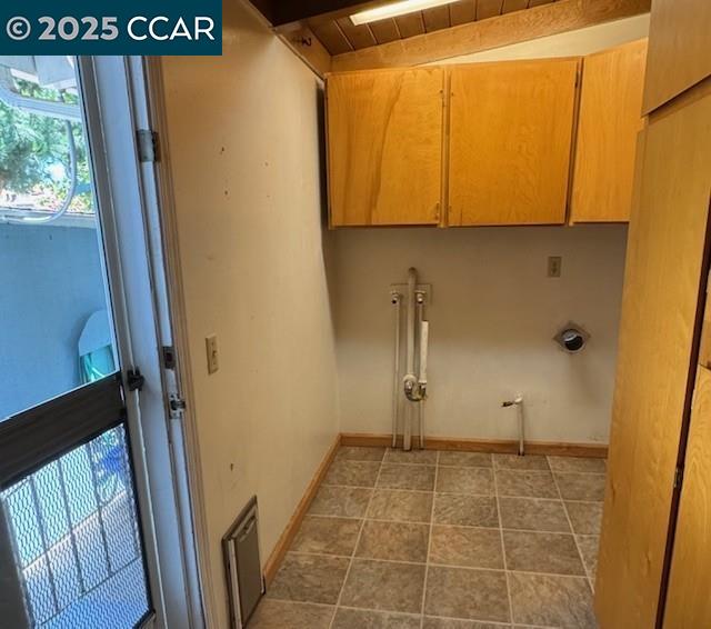 572 Meek Avenue, Hayward, California 94541, 2 Bedrooms Bedrooms, 8 Rooms Rooms,2 BathroomsBathrooms,Residential,For Sale,572 Meek Avenue,41103223