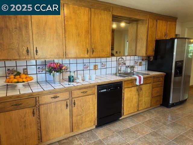 572 Meek Avenue, Hayward, California 94541, 2 Bedrooms Bedrooms, 8 Rooms Rooms,2 BathroomsBathrooms,Residential,For Sale,572 Meek Avenue,41103223