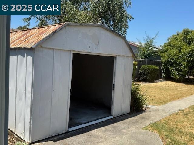 572 Meek Avenue, Hayward, California 94541, 2 Bedrooms Bedrooms, 8 Rooms Rooms,2 BathroomsBathrooms,Residential,For Sale,572 Meek Avenue,41103223
