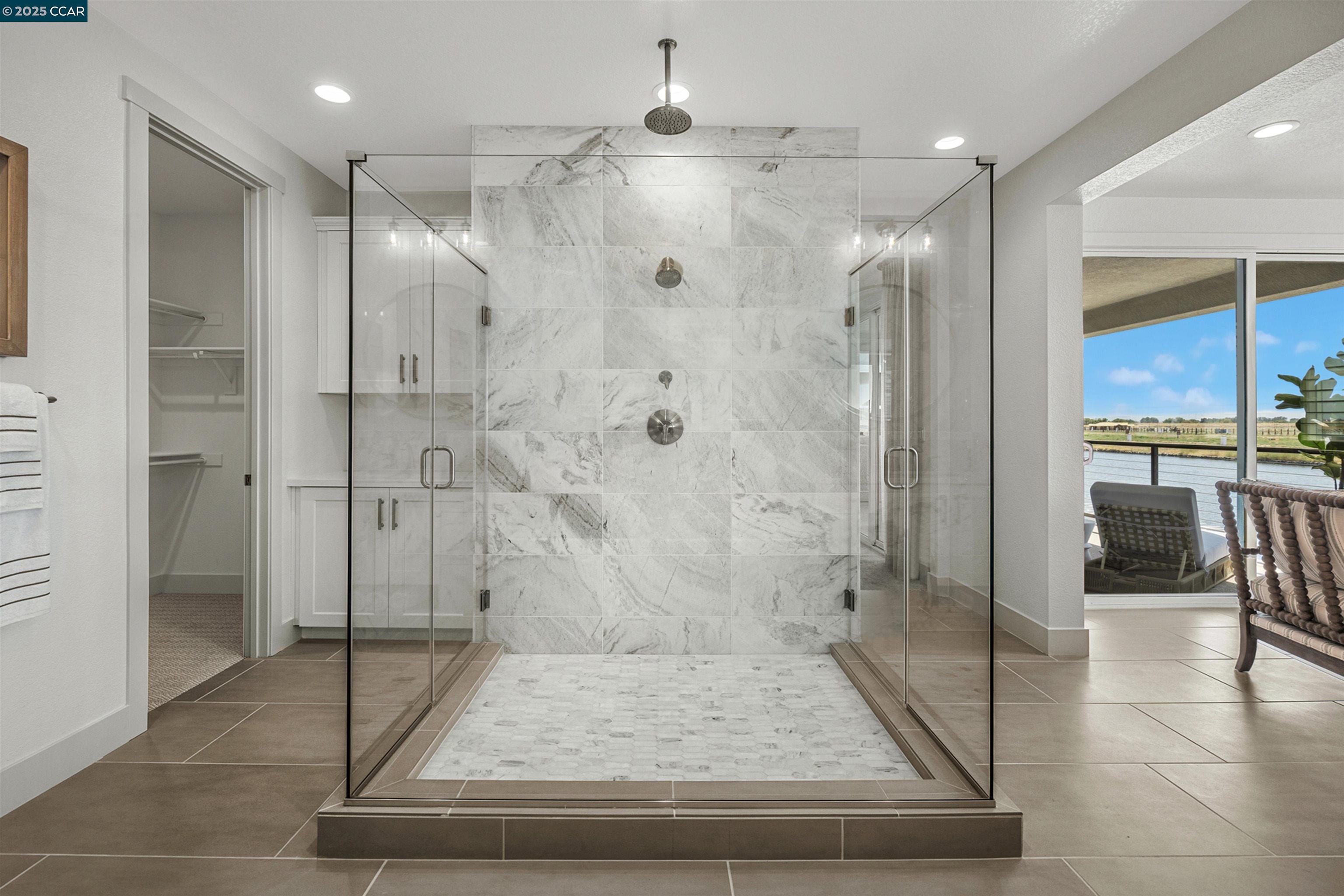 Detail Gallery Image 13 of 16 For 17576 Bushwick Lane, Lathrop,  CA 95330 - 5 Beds | 3/5 Baths