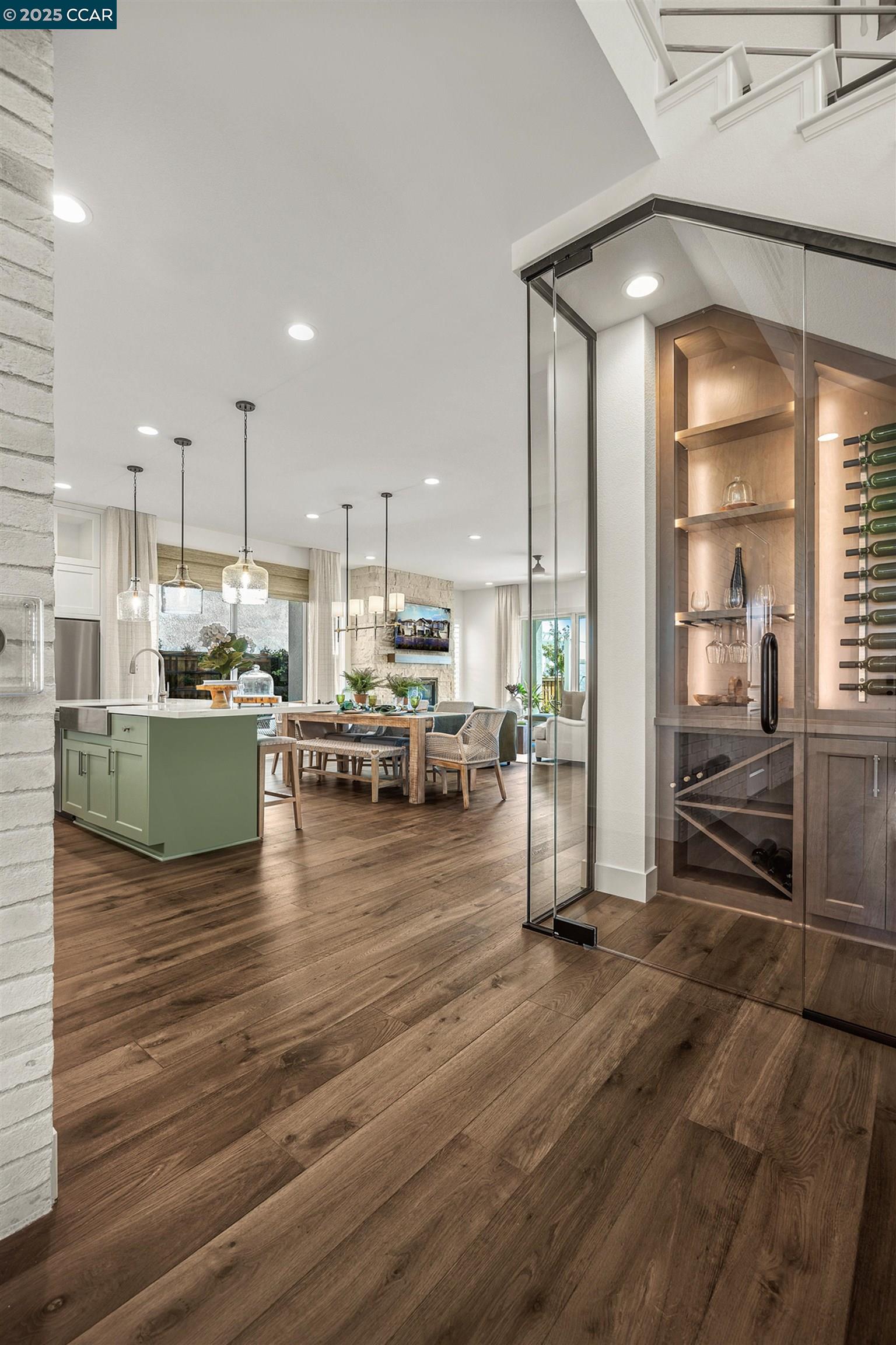 Detail Gallery Image 3 of 16 For 17576 Bushwick Lane, Lathrop,  CA 95330 - 5 Beds | 3/5 Baths