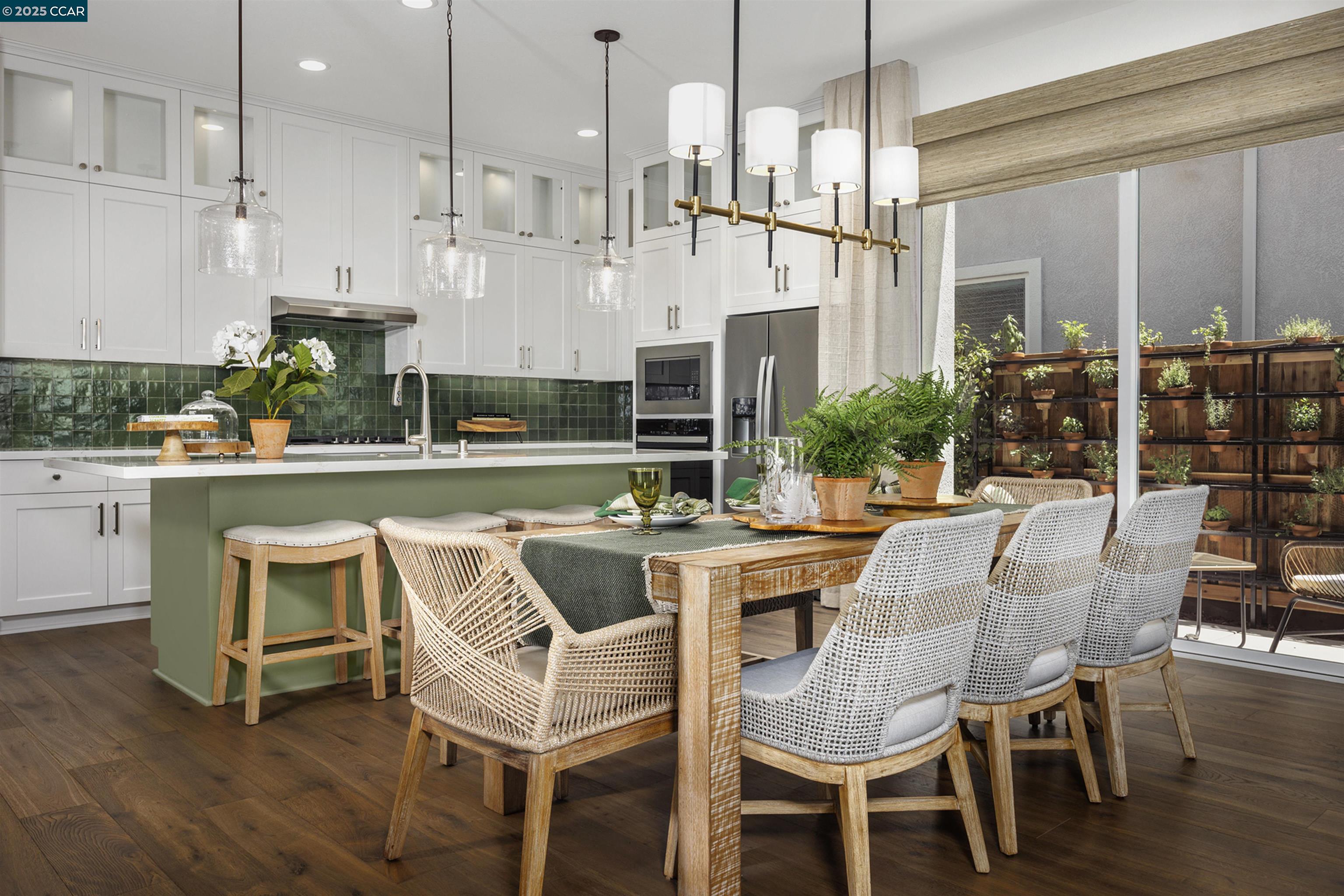 Detail Gallery Image 4 of 16 For 17576 Bushwick Lane, Lathrop,  CA 95330 - 5 Beds | 3/5 Baths
