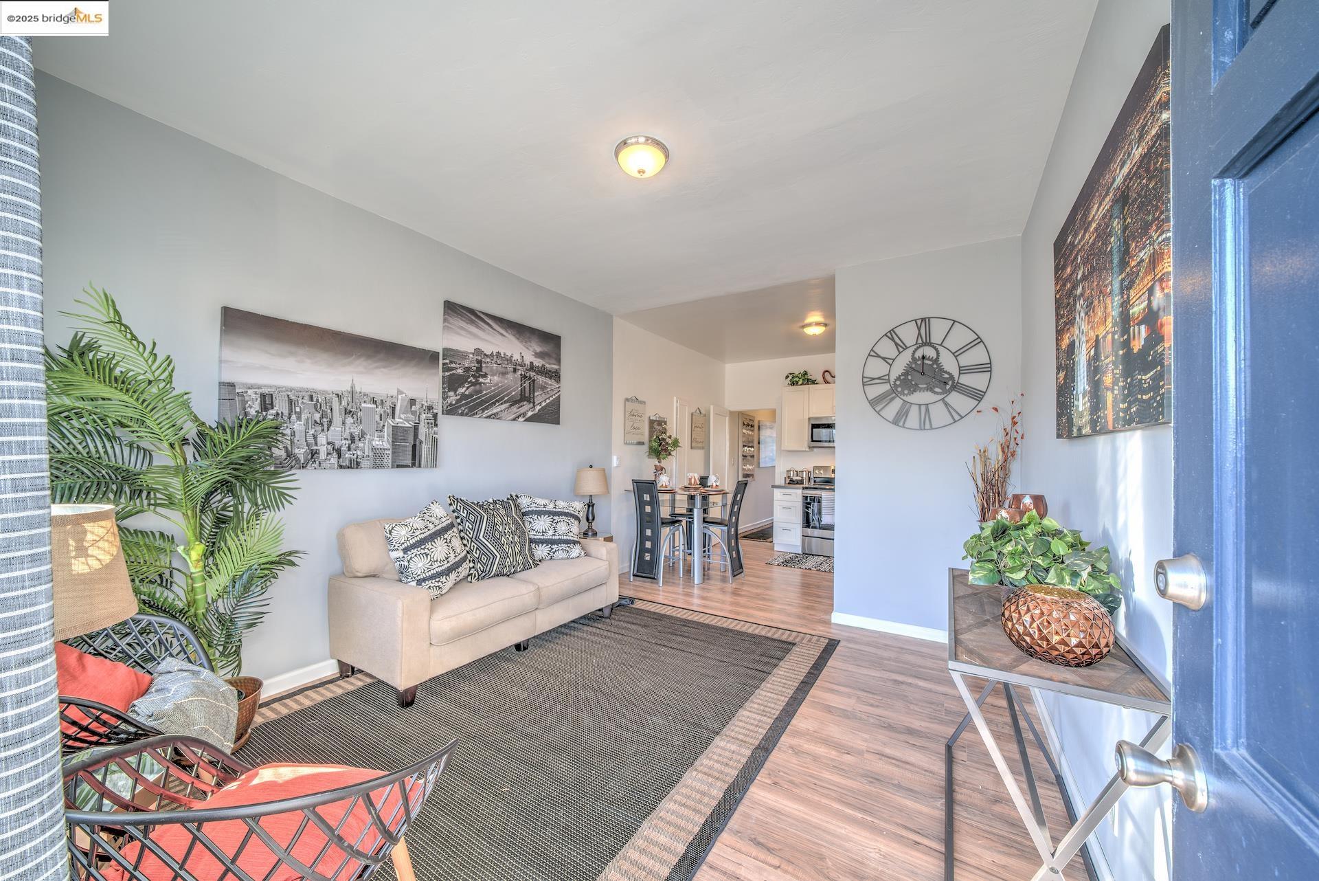 1049 43rd Street, Emeryville, California 94608, ,Commercial Sale,For Sale,1049 43rd Street,41103228