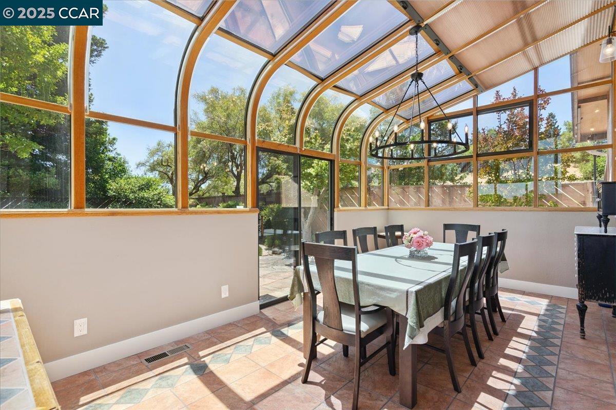 Detail Gallery Image 11 of 43 For 65 Saint Thomas, Pleasant Hill,  CA 94523 - 4 Beds | 2/1 Baths