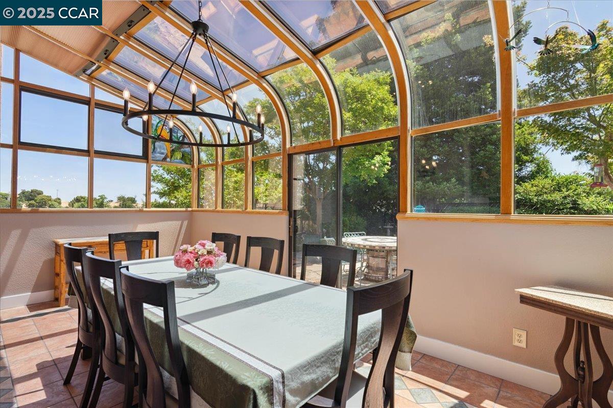 Detail Gallery Image 12 of 43 For 65 Saint Thomas, Pleasant Hill,  CA 94523 - 4 Beds | 2/1 Baths