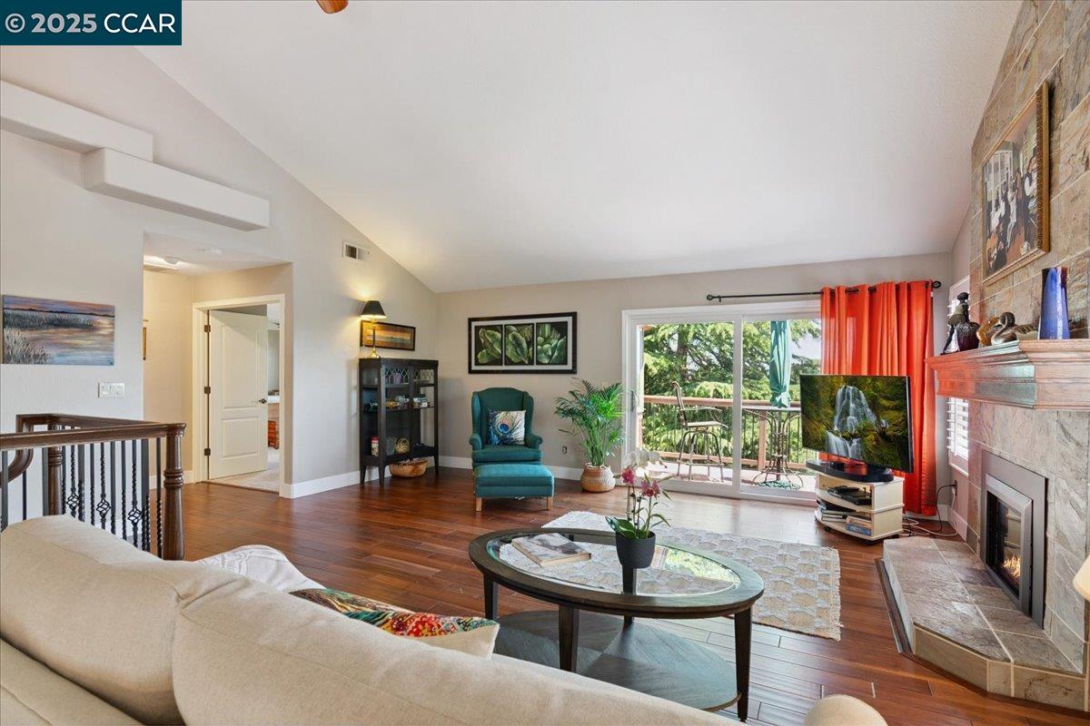 Detail Gallery Image 15 of 43 For 65 Saint Thomas, Pleasant Hill,  CA 94523 - 4 Beds | 2/1 Baths