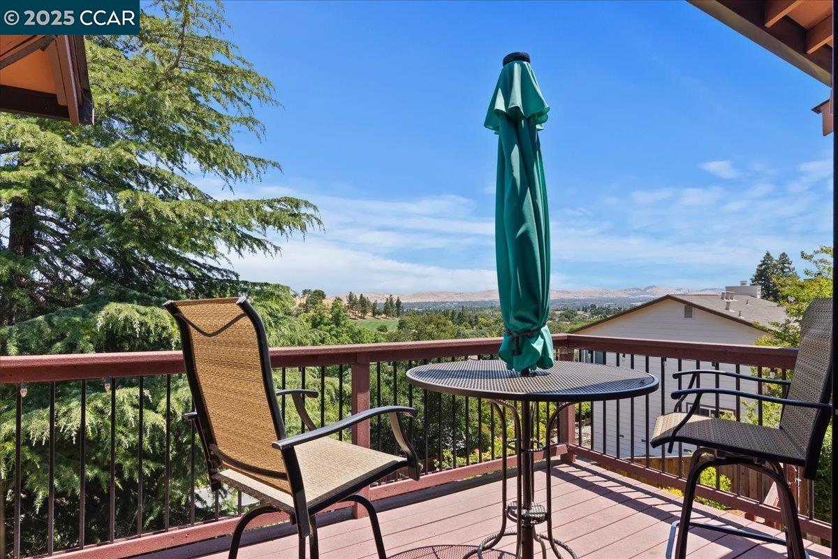 Detail Gallery Image 16 of 43 For 65 Saint Thomas, Pleasant Hill,  CA 94523 - 4 Beds | 2/1 Baths