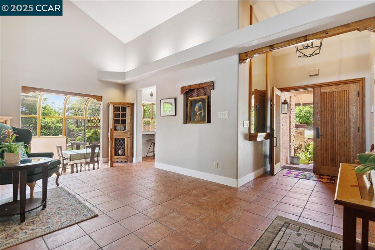 Detail Gallery Image 4 of 43 For 65 Saint Thomas, Pleasant Hill,  CA 94523 - 4 Beds | 2/1 Baths