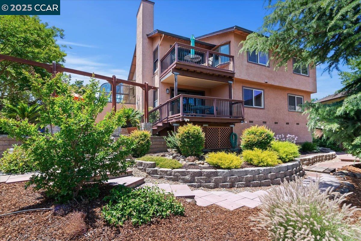 Detail Gallery Image 32 of 43 For 65 Saint Thomas, Pleasant Hill,  CA 94523 - 4 Beds | 2/1 Baths