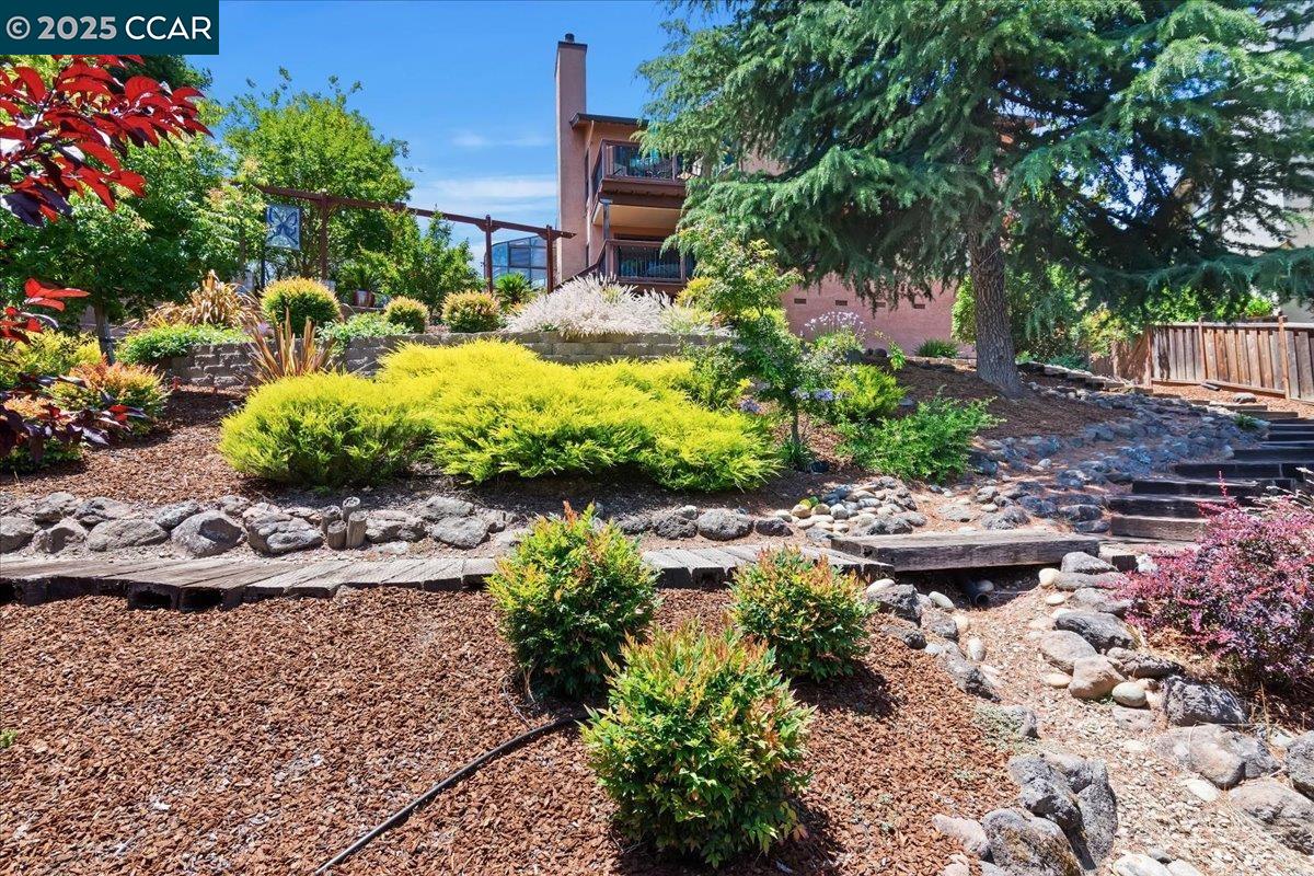 Detail Gallery Image 37 of 43 For 65 Saint Thomas, Pleasant Hill,  CA 94523 - 4 Beds | 2/1 Baths