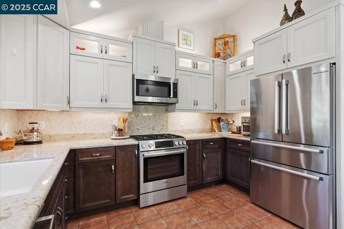 Detail Gallery Image 7 of 43 For 65 Saint Thomas, Pleasant Hill,  CA 94523 - 4 Beds | 2/1 Baths