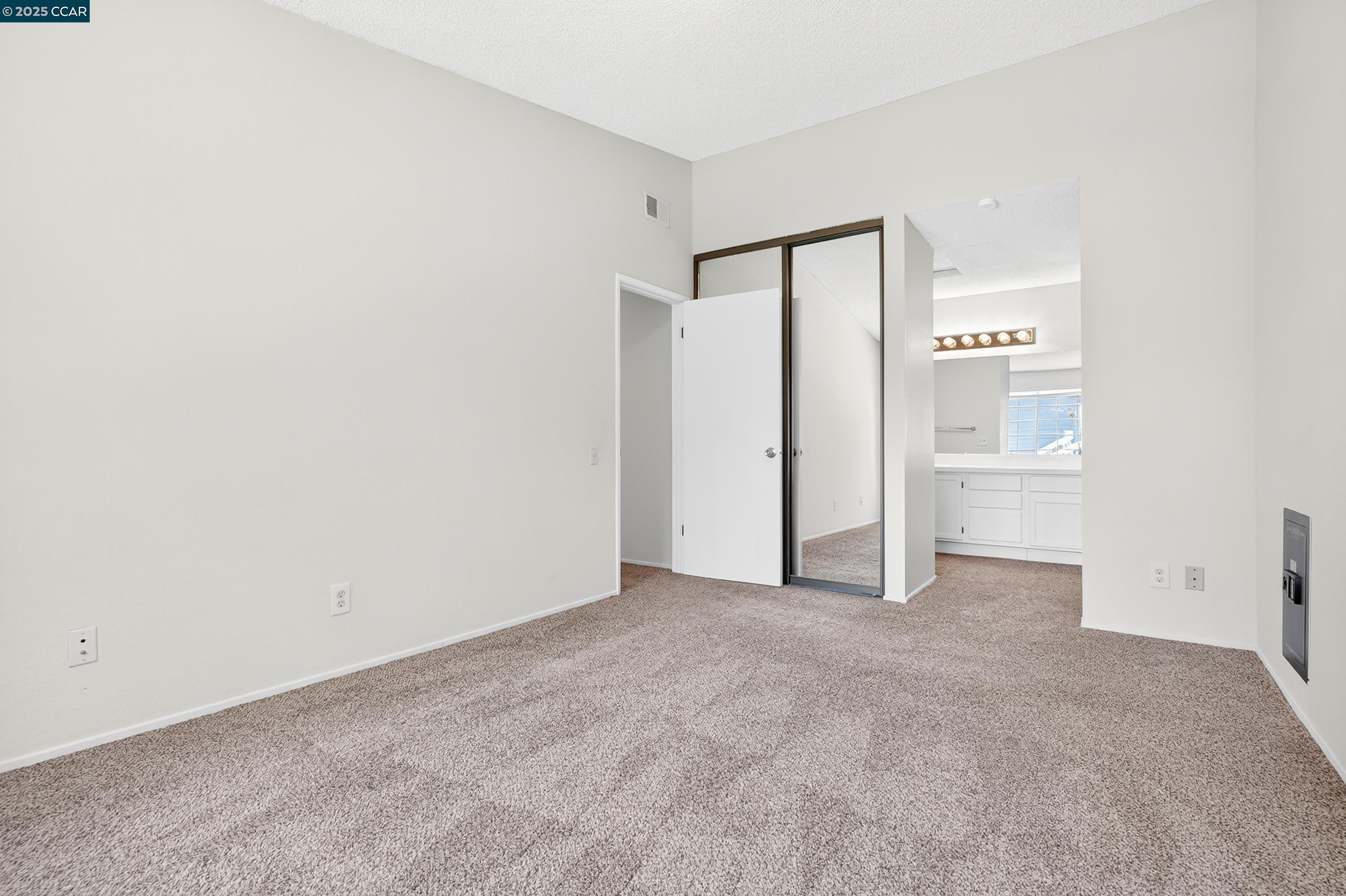 Photo #22: 41103230 Listing: Photo #22