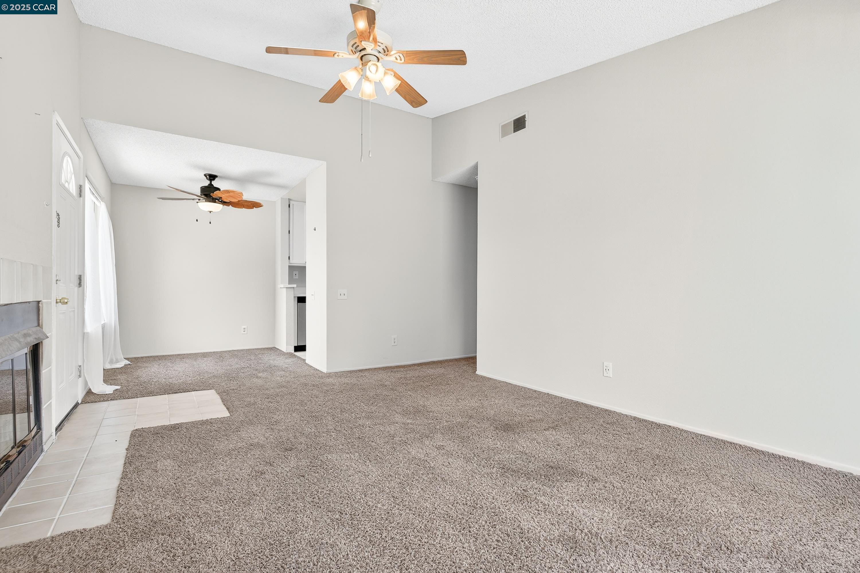 Photo #6: 41103230 Listing 