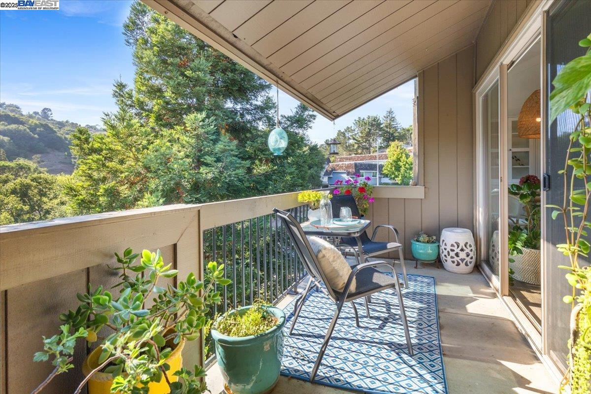 Detail Gallery Image 27 of 44 For 2067 Ascot Dr #245,  Moraga,  CA 94556 - 1 Beds | 1 Baths