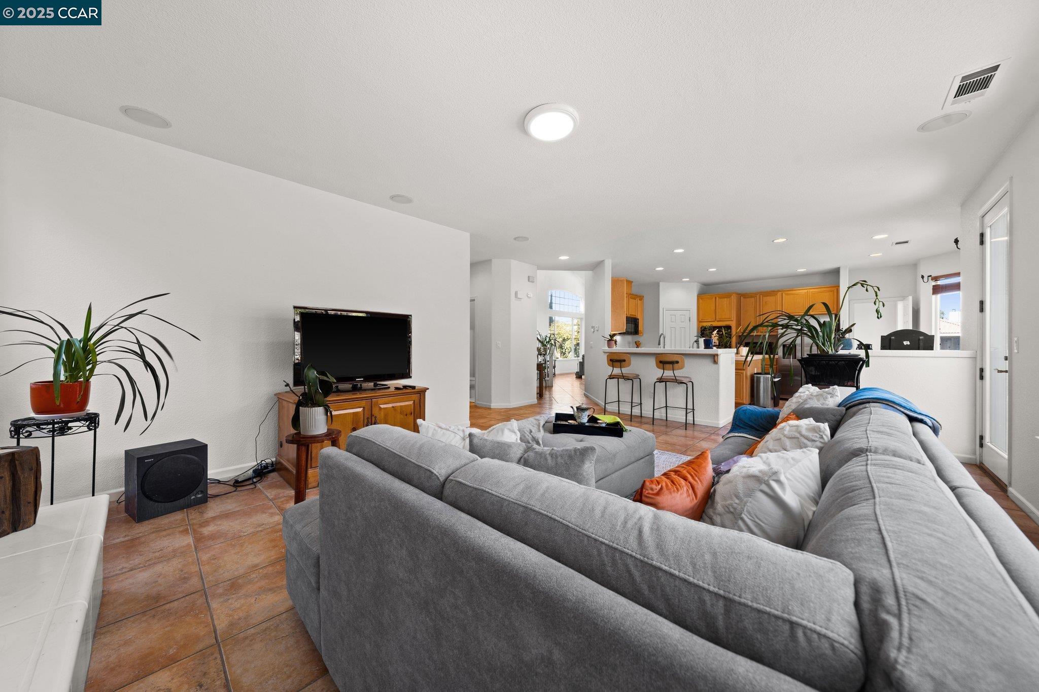 868 Deer Spring Cir, Concord, California 94521, 5 Bedrooms Bedrooms, 11 Rooms Rooms,3 BathroomsBathrooms,Residential,For Sale,868 Deer Spring Cir,41103235