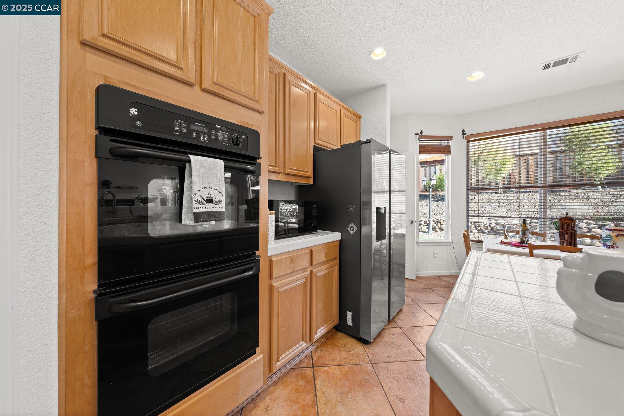 868 Deer Spring Cir, Concord, California 94521, 5 Bedrooms Bedrooms, 11 Rooms Rooms,3 BathroomsBathrooms,Residential,For Sale,868 Deer Spring Cir,41103235