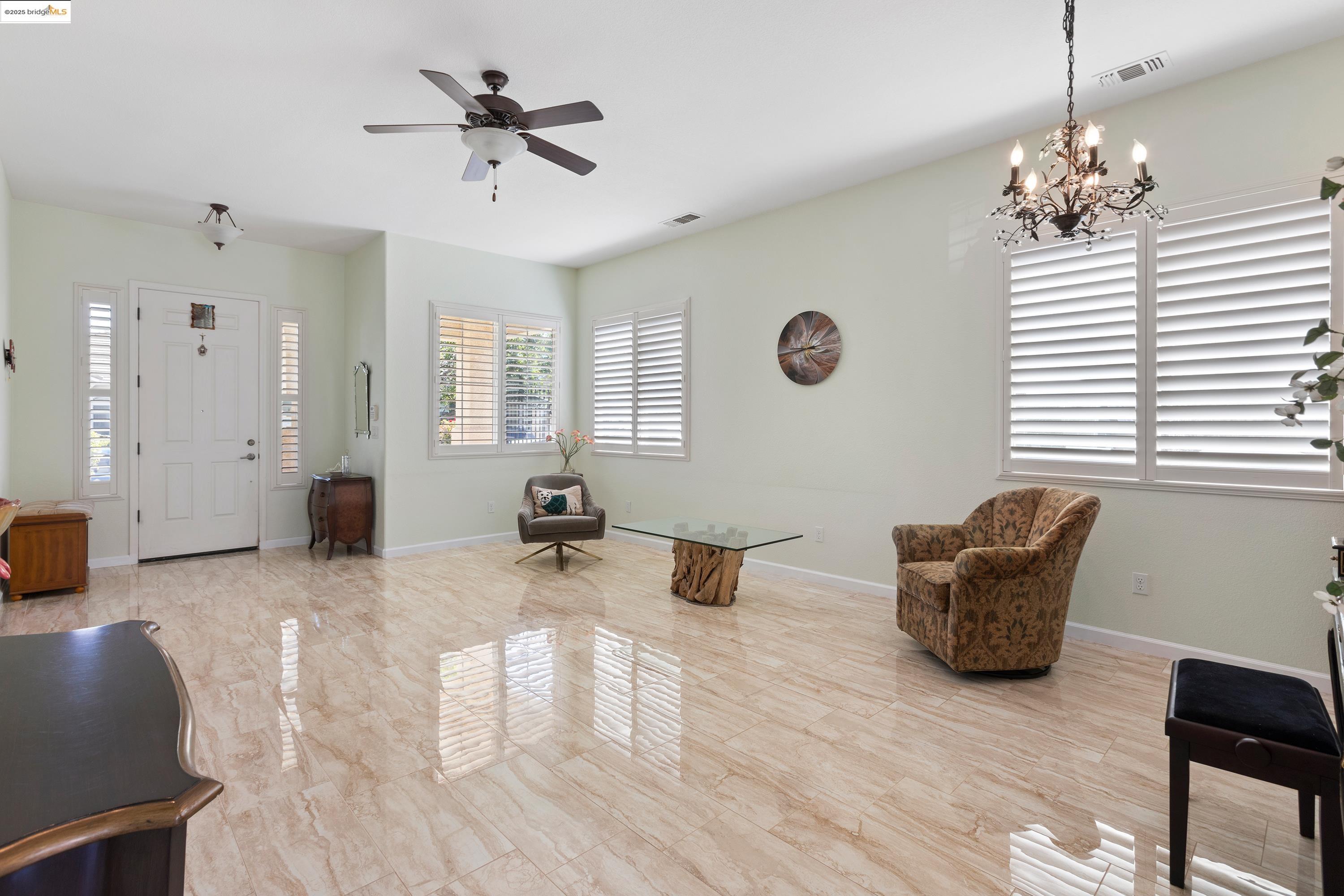 Detail Gallery Image 12 of 25 For 1641 Tucson Circle, Suisun City,  CA 94585 - 3 Beds | 2/1 Baths