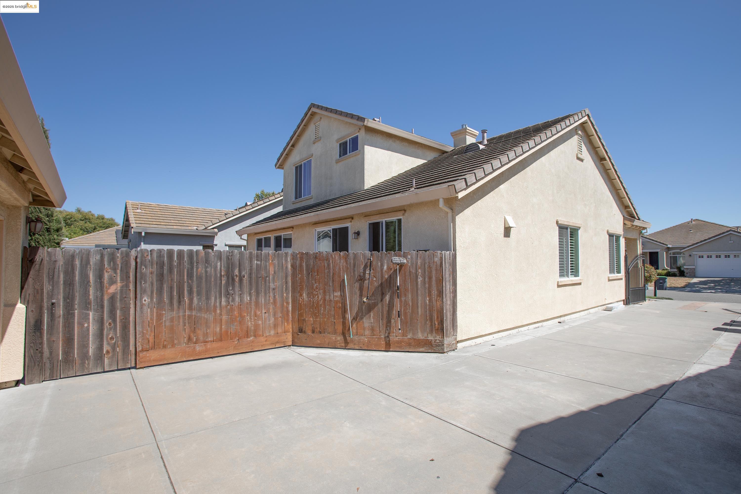 Detail Gallery Image 13 of 25 For 1641 Tucson Circle, Suisun City,  CA 94585 - 3 Beds | 2/1 Baths