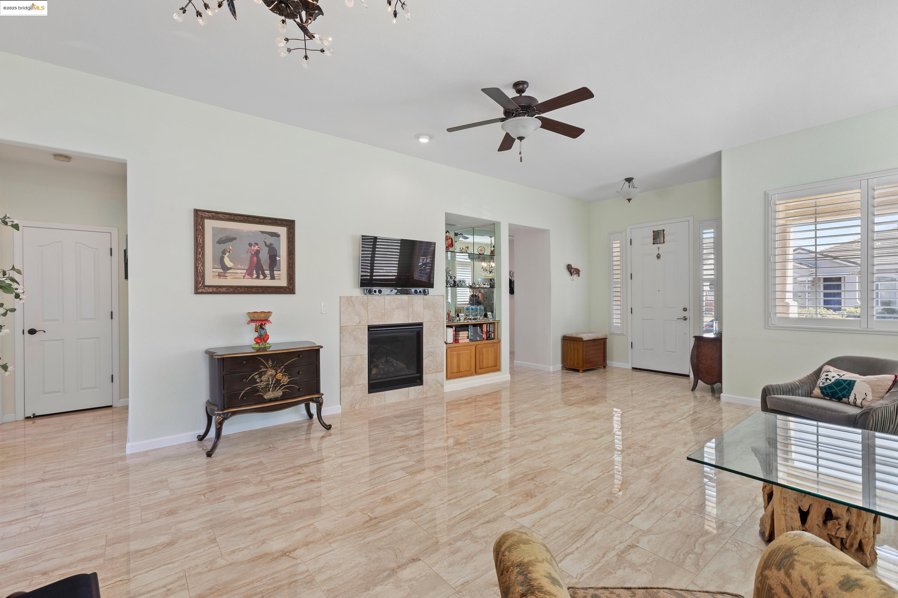 Detail Gallery Image 4 of 25 For 1641 Tucson Circle, Suisun City,  CA 94585 - 3 Beds | 2/1 Baths