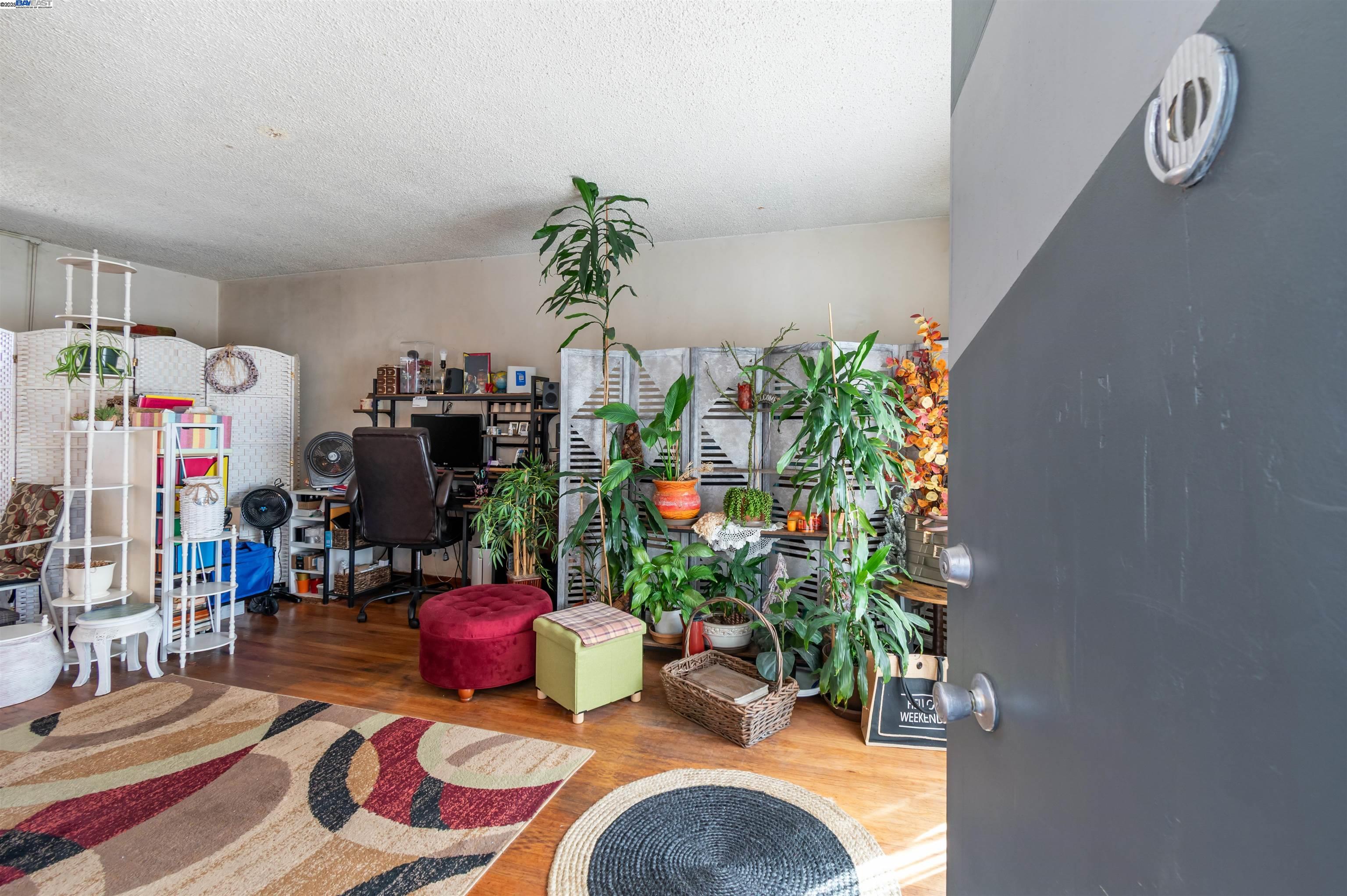 1045 72nd Avenue, Oakland, California 94621, 2 Bedrooms Bedrooms, 3 Rooms Rooms,1 BathroomBathrooms,Residential,For Sale,1045 72nd Avenue,41103237