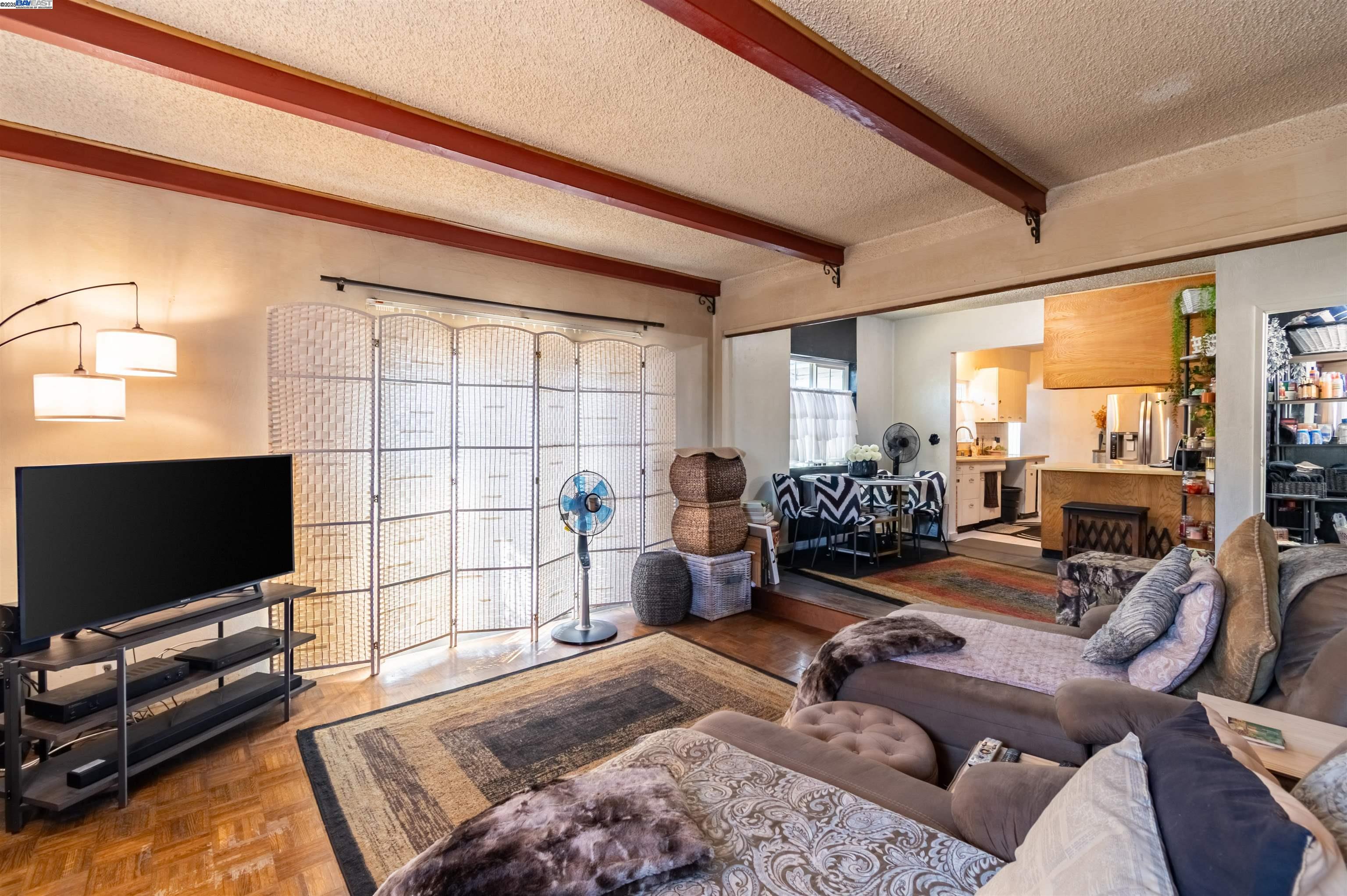 1045 72nd Avenue, Oakland, California 94621, 2 Bedrooms Bedrooms, 3 Rooms Rooms,1 BathroomBathrooms,Residential,For Sale,1045 72nd Avenue,41103237