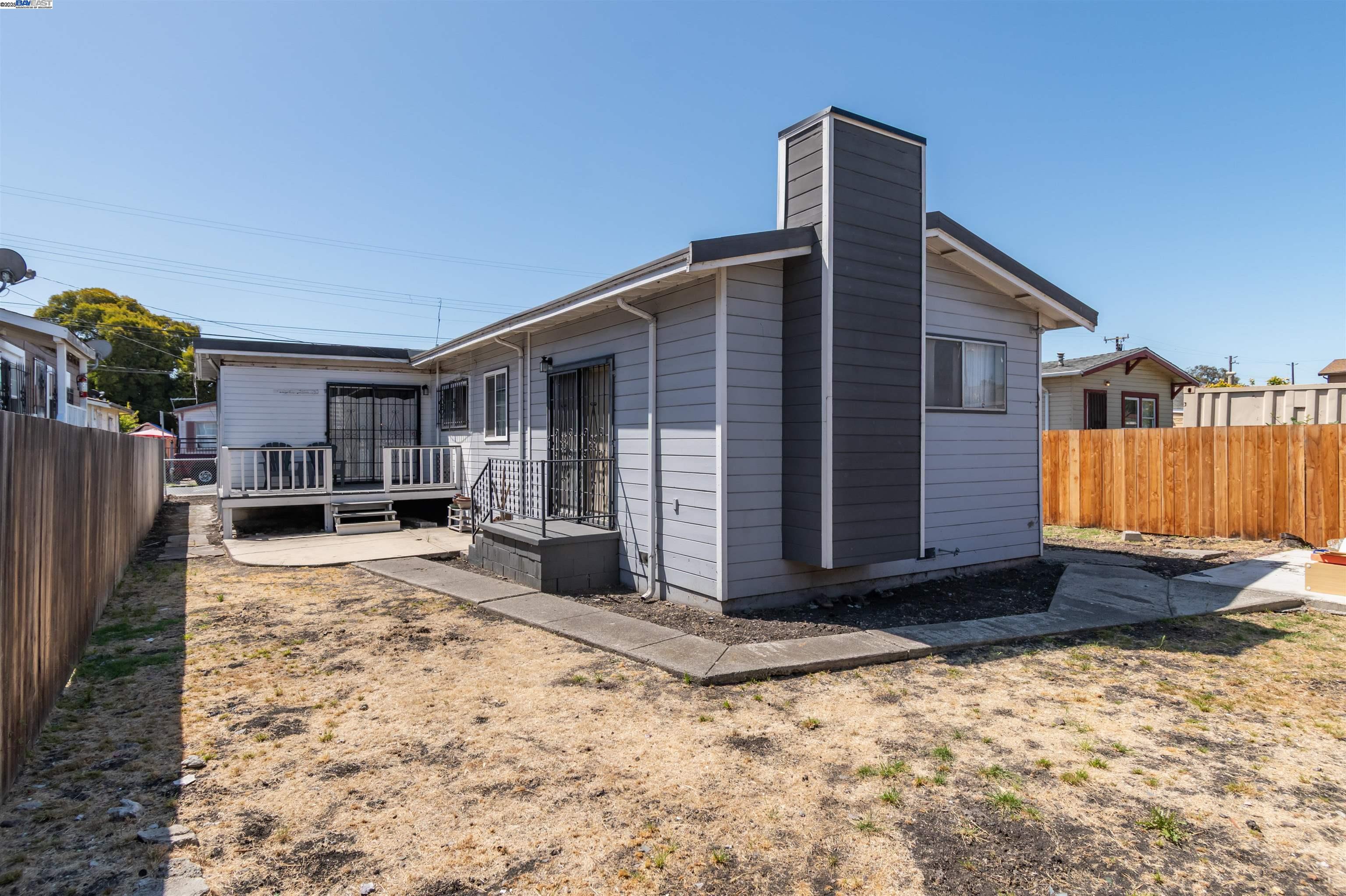 1045 72nd Avenue, Oakland, California 94621, 2 Bedrooms Bedrooms, 3 Rooms Rooms,1 BathroomBathrooms,Residential,For Sale,1045 72nd Avenue,41103237