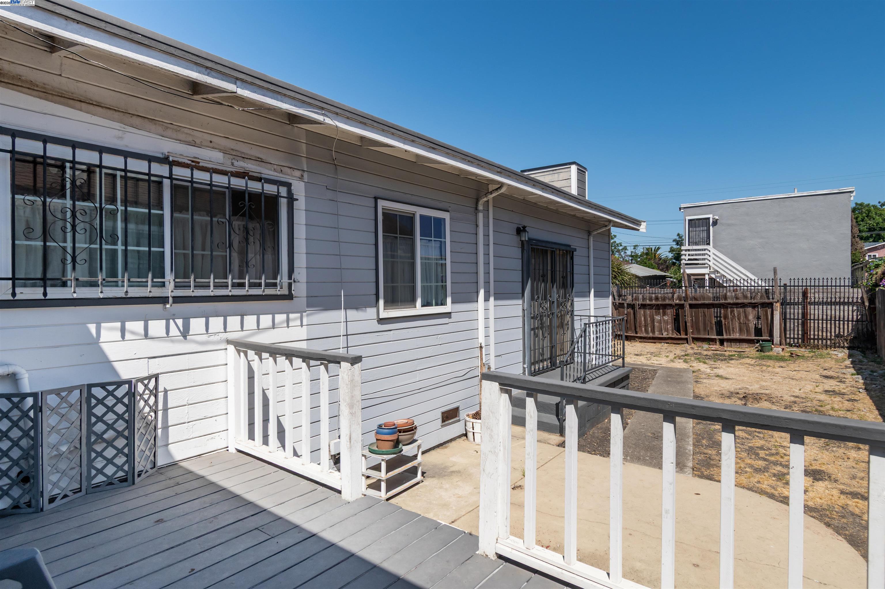 1045 72nd Avenue, Oakland, California 94621, 2 Bedrooms Bedrooms, 3 Rooms Rooms,1 BathroomBathrooms,Residential,For Sale,1045 72nd Avenue,41103237