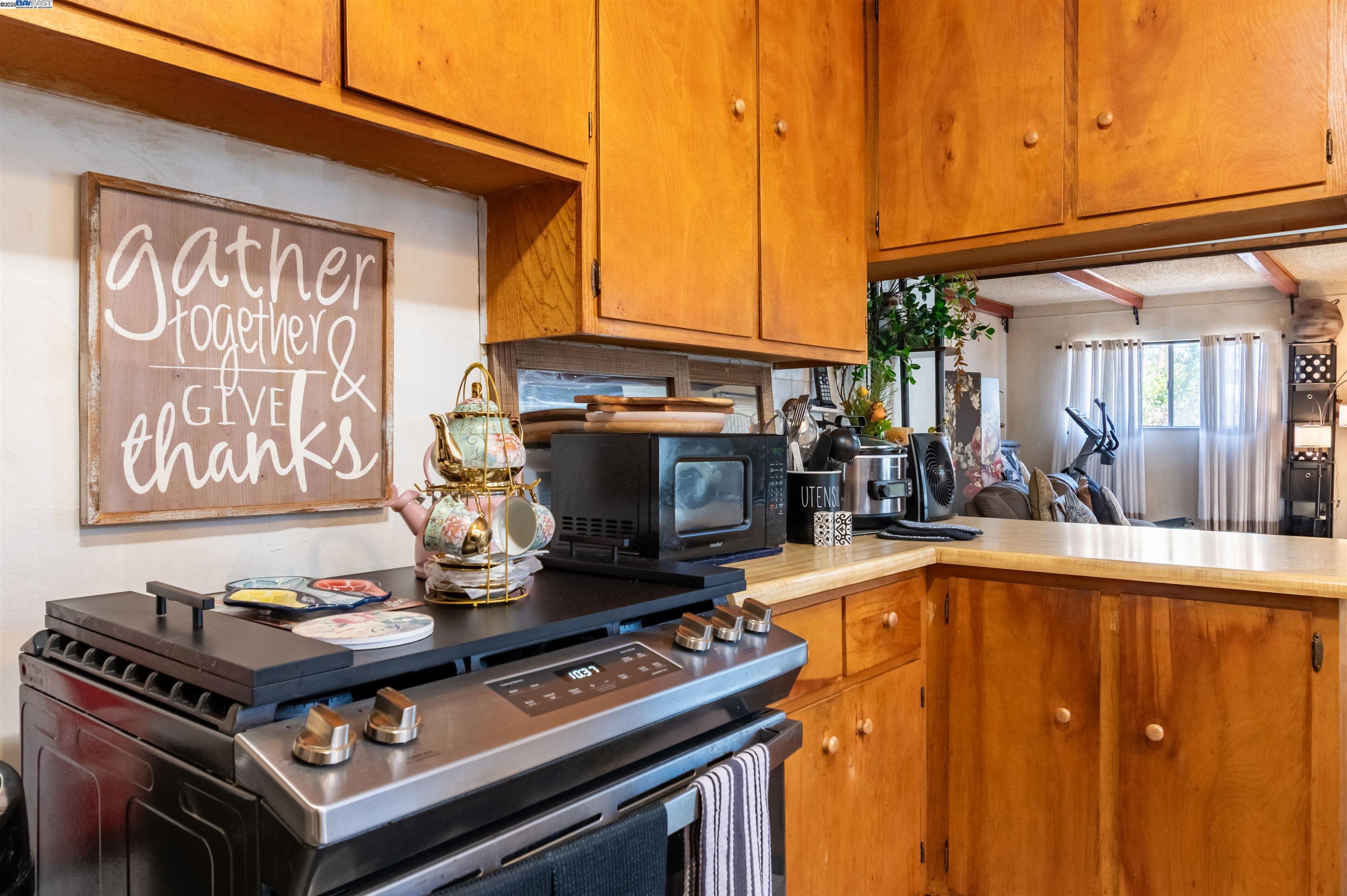 1045 72nd Avenue, Oakland, California 94621, 2 Bedrooms Bedrooms, 3 Rooms Rooms,1 BathroomBathrooms,Residential,For Sale,1045 72nd Avenue,41103237