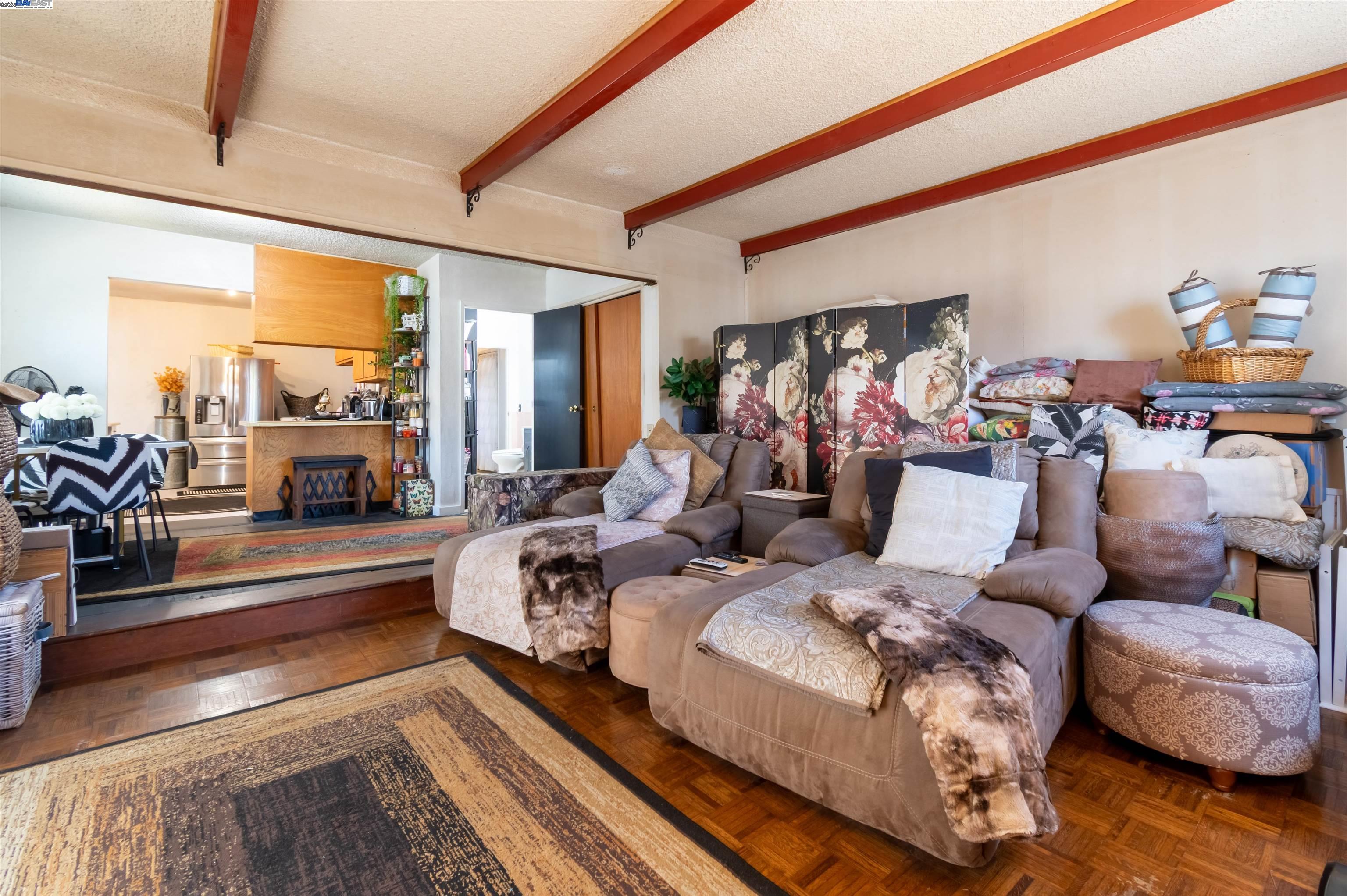 1045 72nd Avenue, Oakland, California 94621, 2 Bedrooms Bedrooms, 3 Rooms Rooms,1 BathroomBathrooms,Residential,For Sale,1045 72nd Avenue,41103237