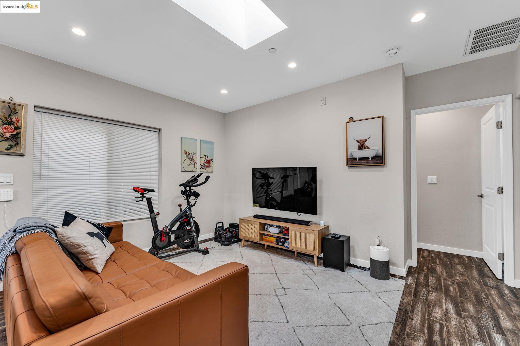 770-772 55th St, Oakland, California 94609, ,Residential Income,For Sale,770-772 55th St,41103238