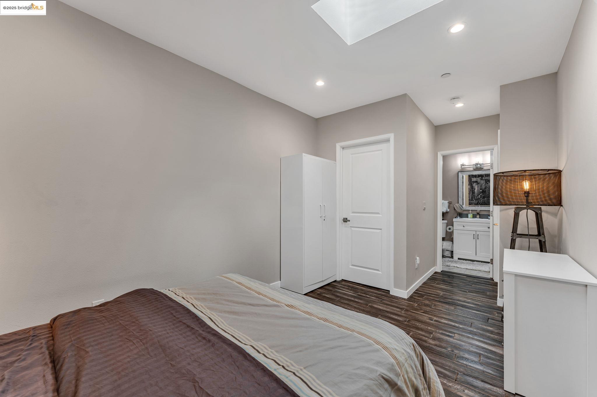 770-772 55th St, Oakland, California 94609, ,Residential Income,For Sale,770-772 55th St,41103238